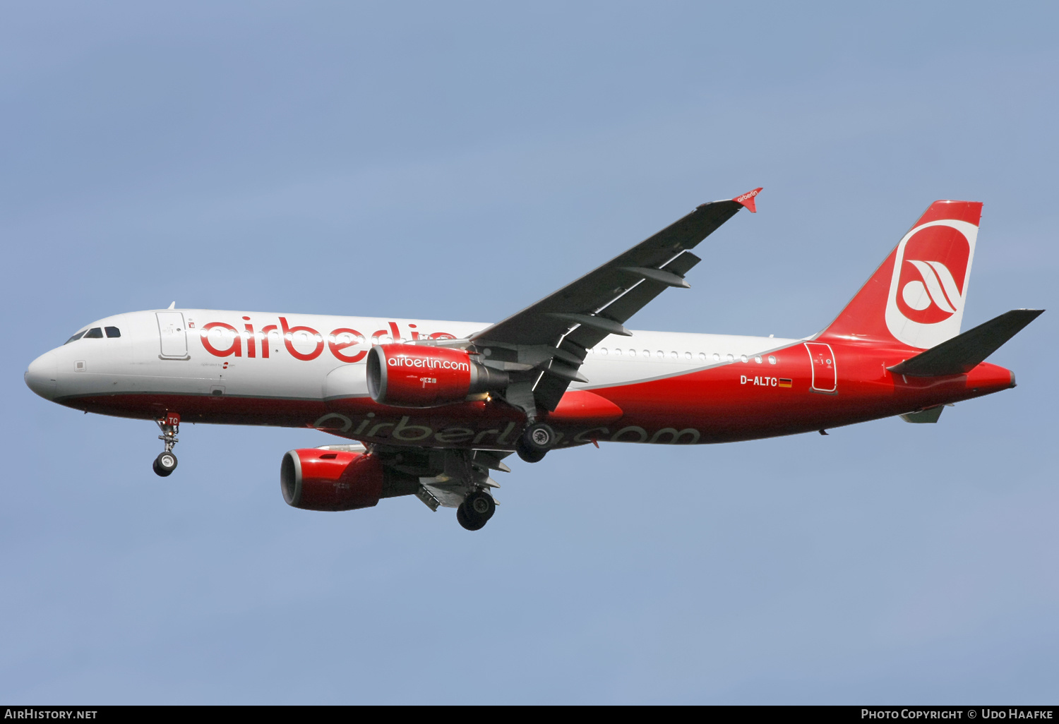 Aircraft Photo of D-ALTC | Airbus A320-214 | Air Berlin | AirHistory.net #582442