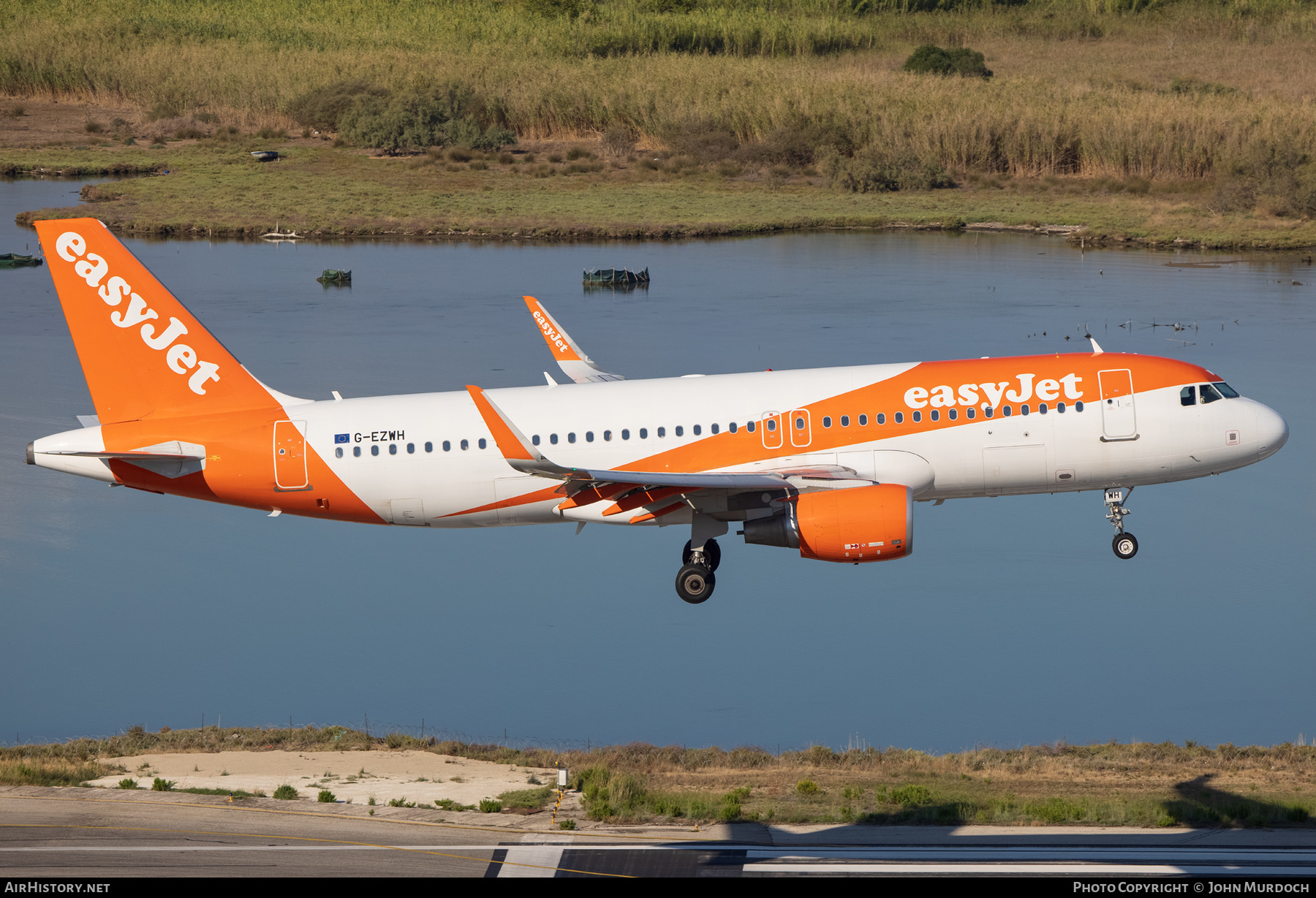 Aircraft Photo of G-EZWH | Airbus A320-214 | EasyJet | AirHistory.net #582455