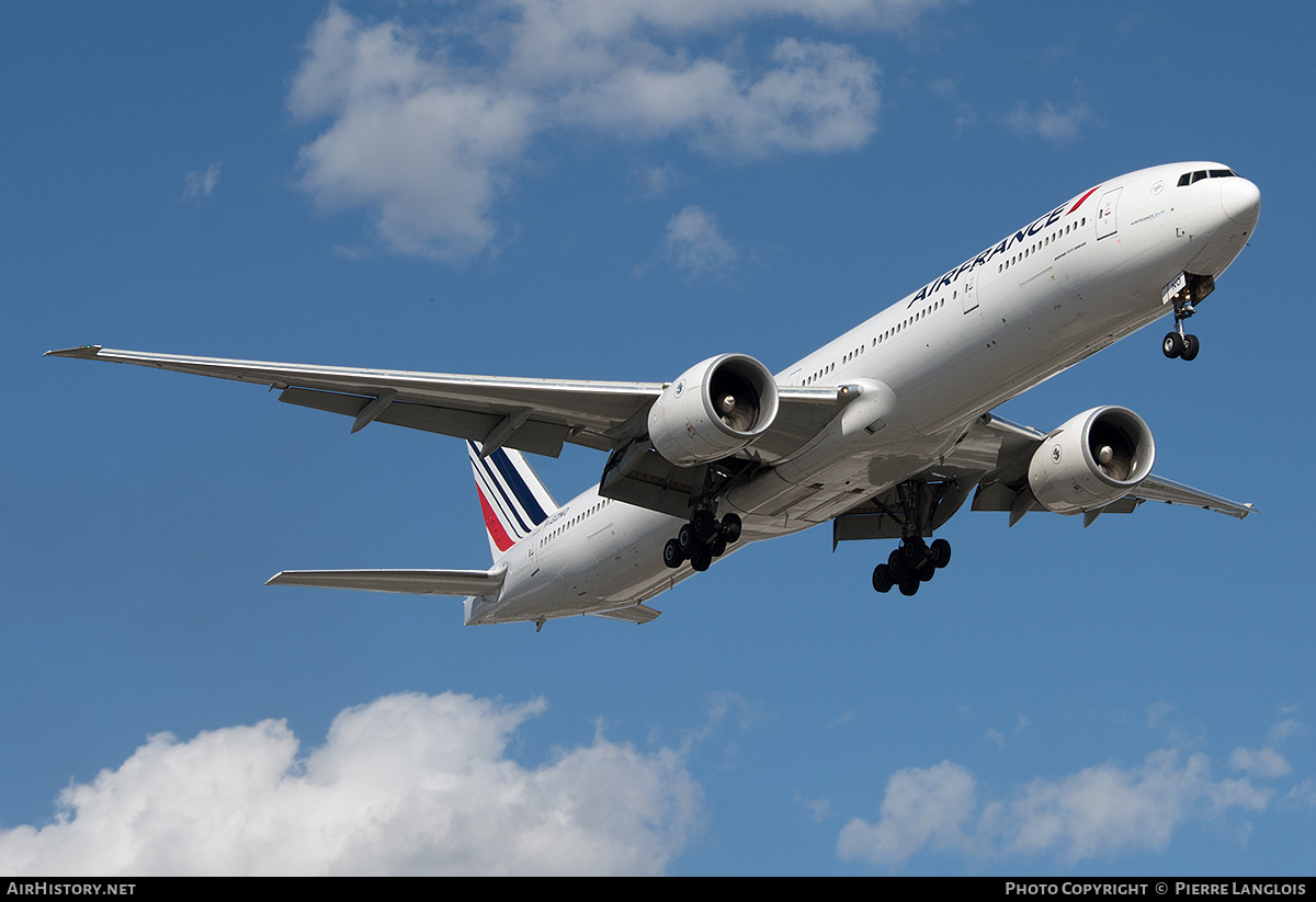 Aircraft Photo of F-GZNO | Boeing 777-328/ER | Air France | AirHistory.net #582663