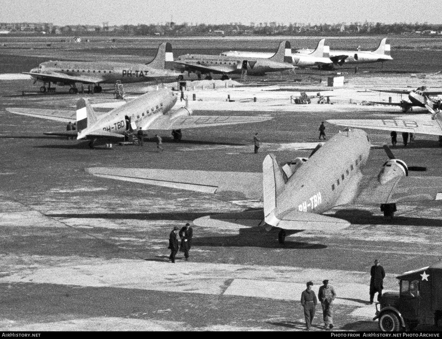 Aircraft Photo of PH-TBD | Douglas DC-3-194C | KLM - Koninklijke Luchtvaart Maatschappij | AirHistory.net #582704