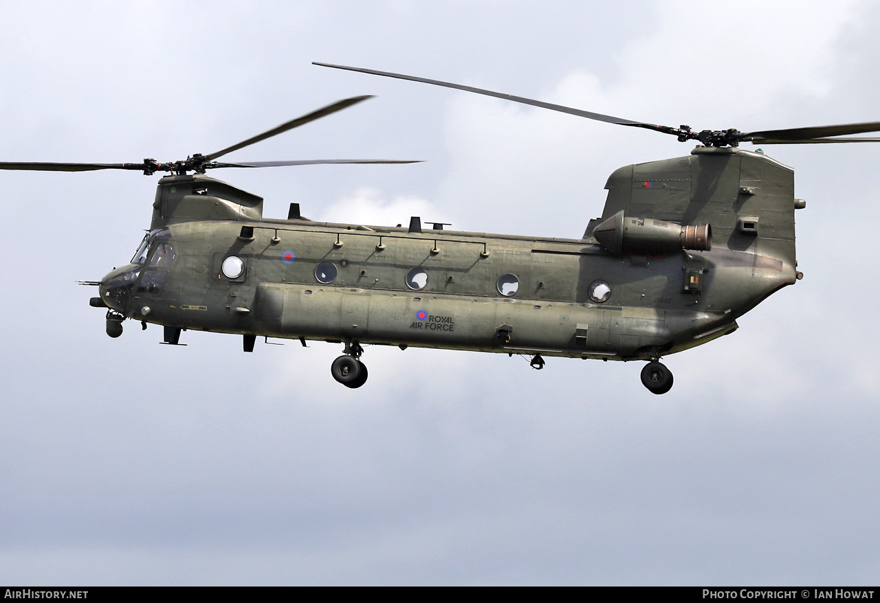 Aircraft Photo of ZA682 | Boeing Chinook HC6A (352) | UK - Air Force | AirHistory.net #582744