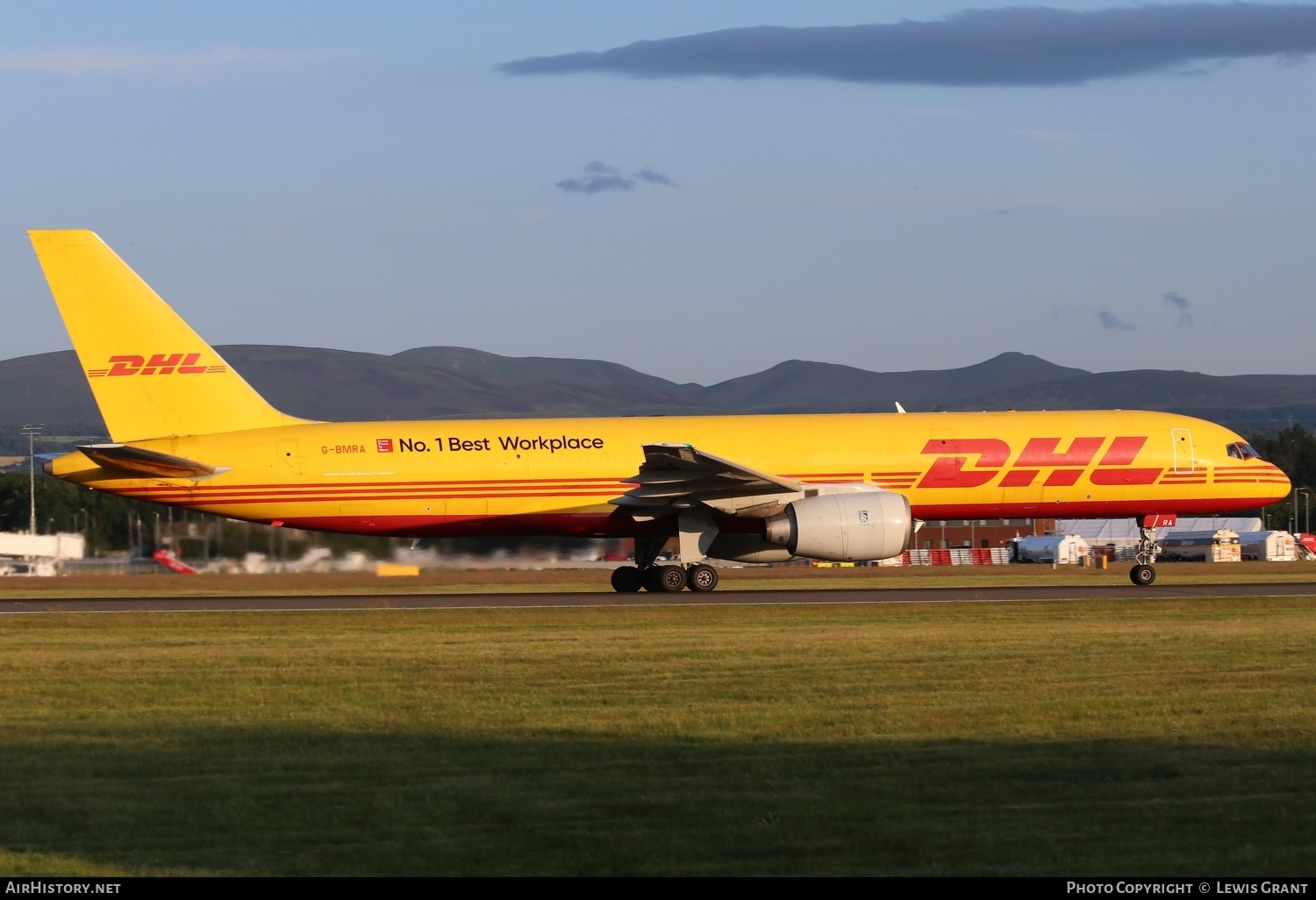 Aircraft Photo of G-BMRA | Boeing 757-236/SF | DHL International | AirHistory.net #582845
