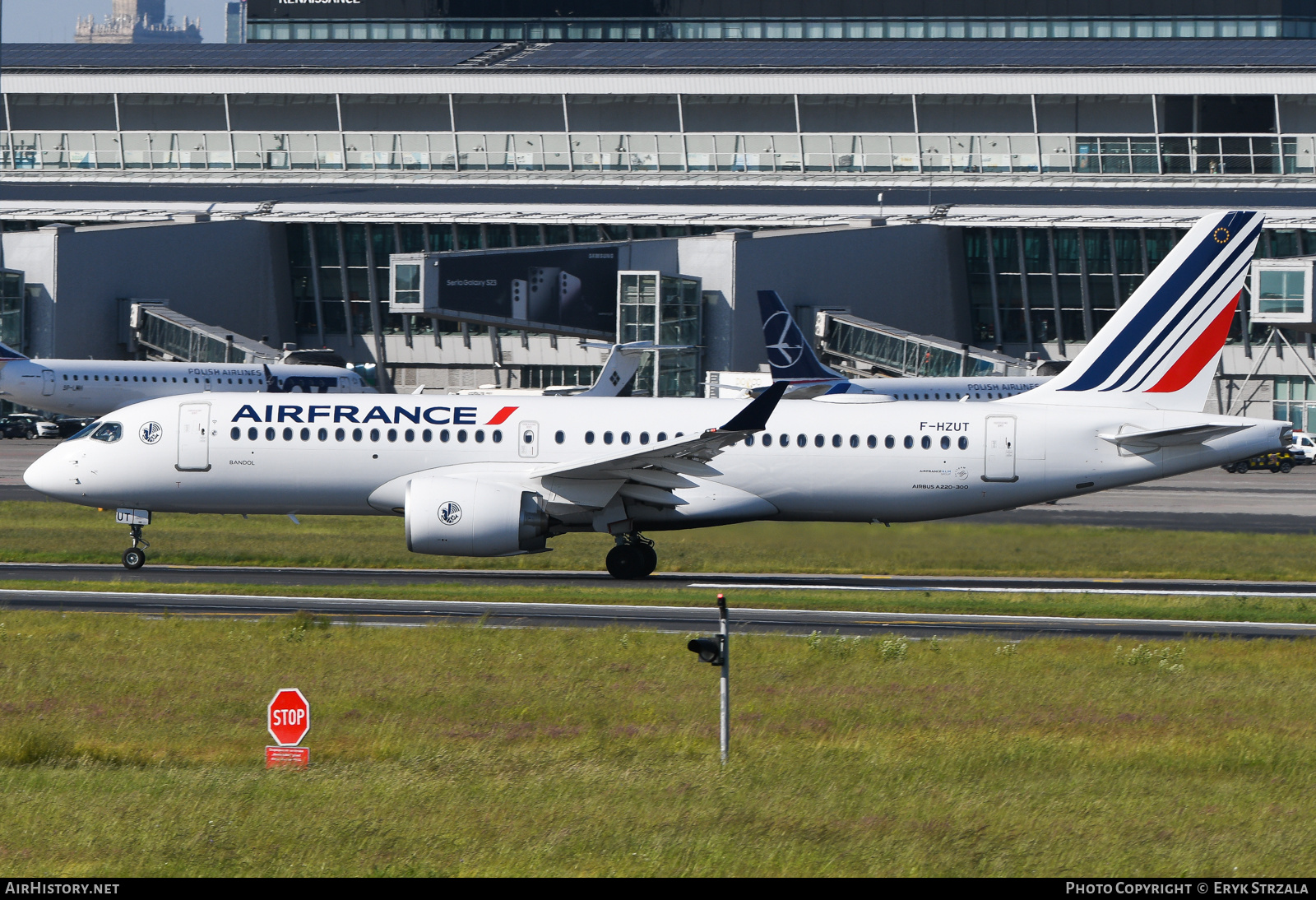 Aircraft Photo of F-HZUT | Airbus A220-371 (BD-500-1A11) | Air France | AirHistory.net #582946