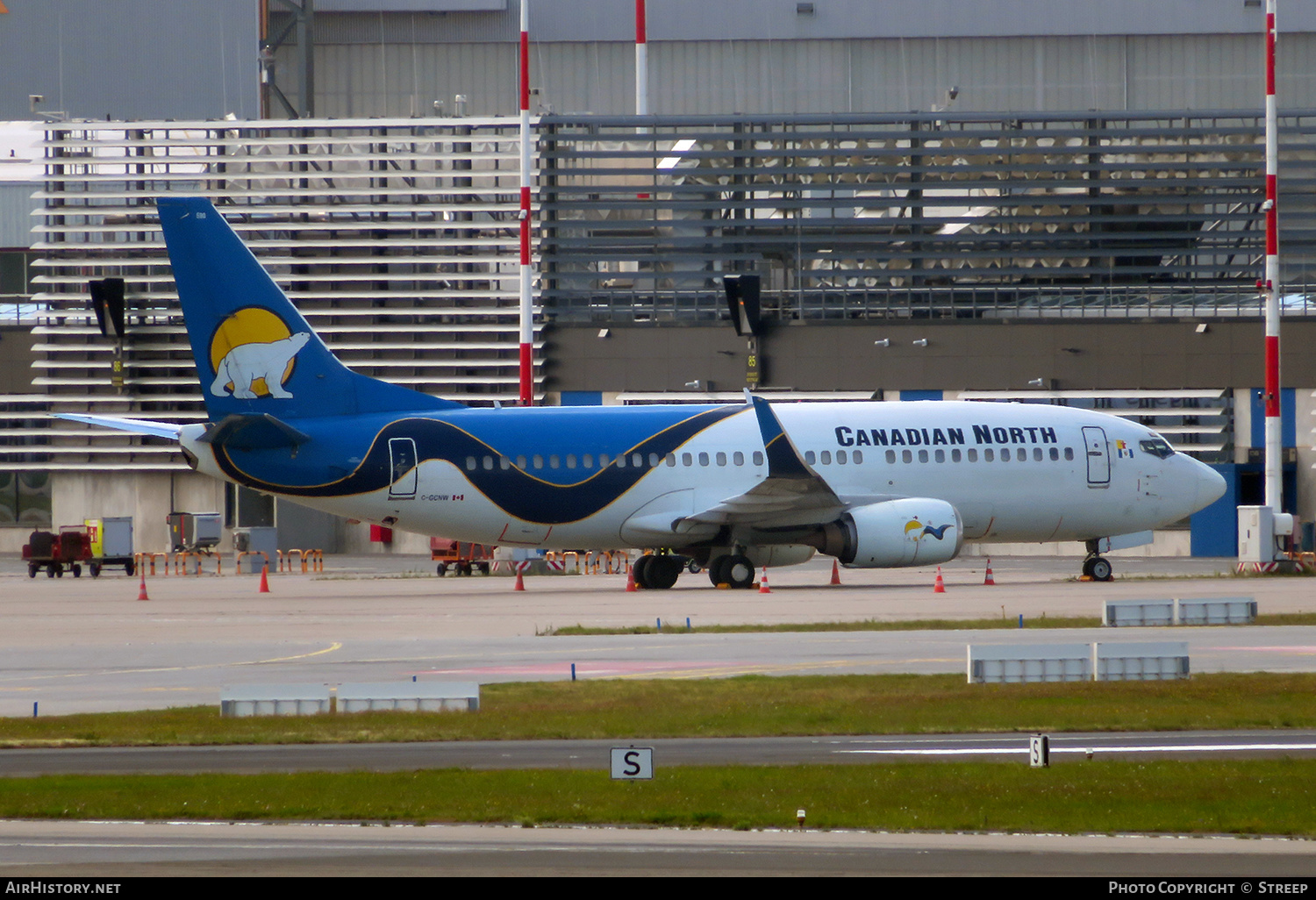 Aircraft Photo of C-GCNW | Boeing 737-36Q | Canadian North | AirHistory.net #583062