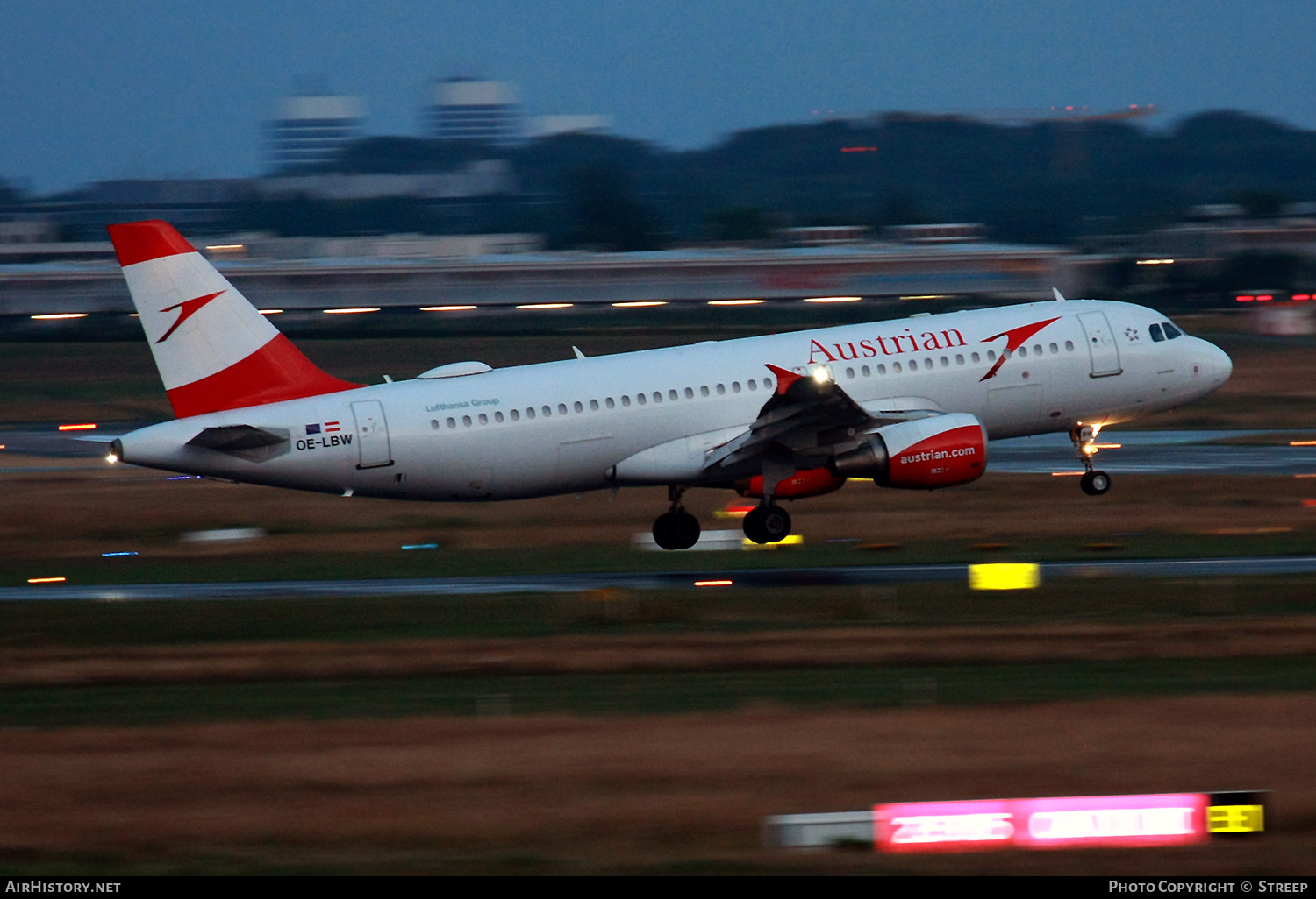 Aircraft Photo of OE-LBW | Airbus A320-214 | Austrian Airlines | AirHistory.net #583075