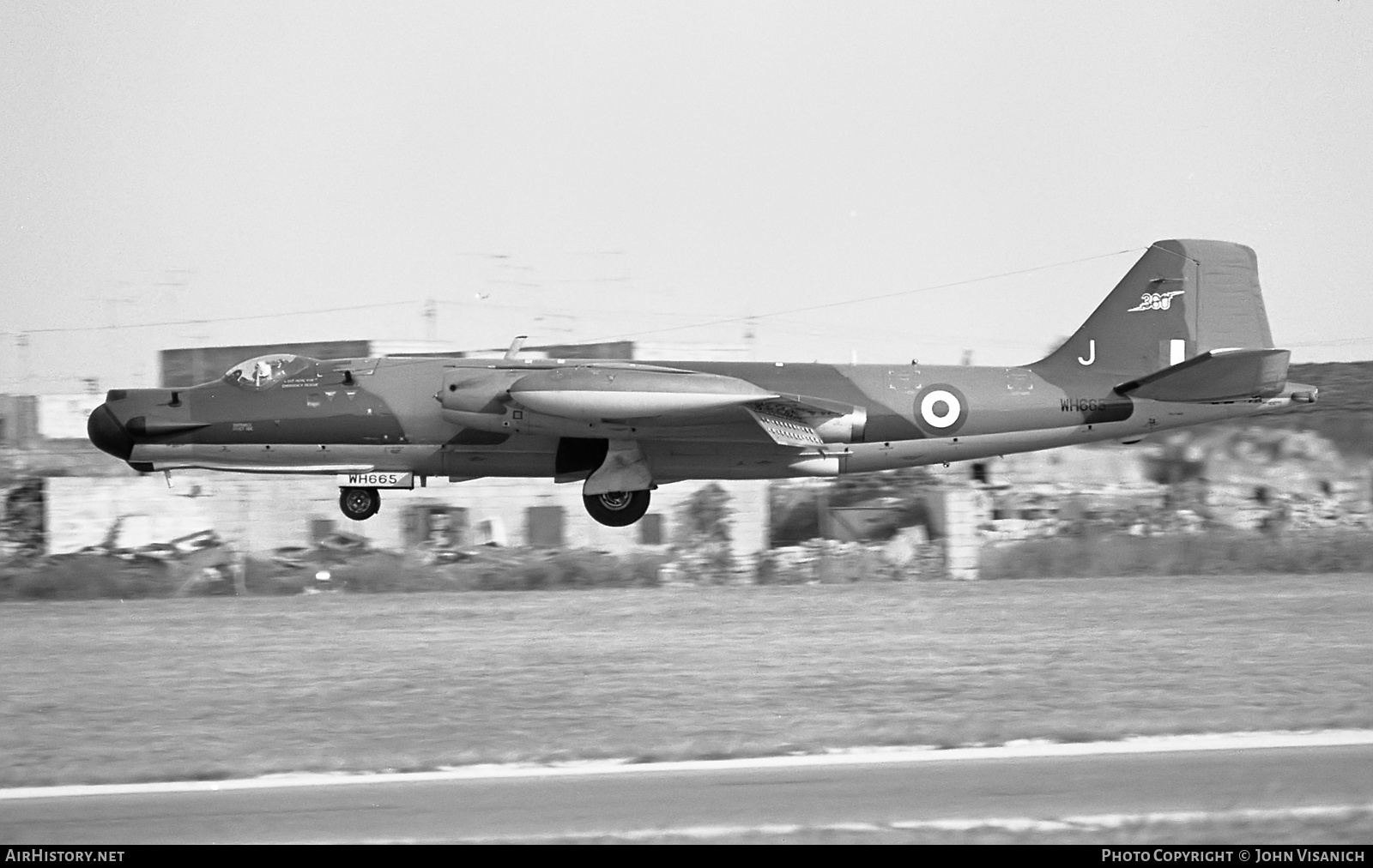 Aircraft Photo of WH665 | English Electric Canberra T17 | UK - Air Force | AirHistory.net #583122