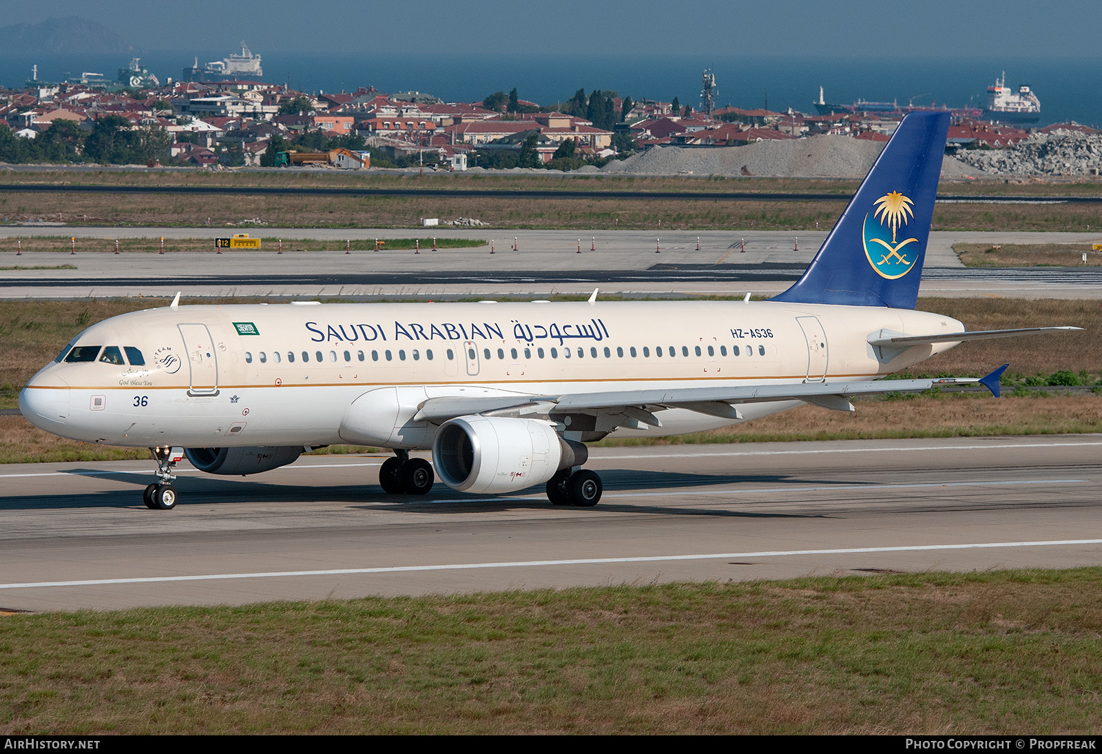 Aircraft Photo of HZ-AS36 | Airbus A320-214 | Saudi Arabian Airlines | AirHistory.net #583224