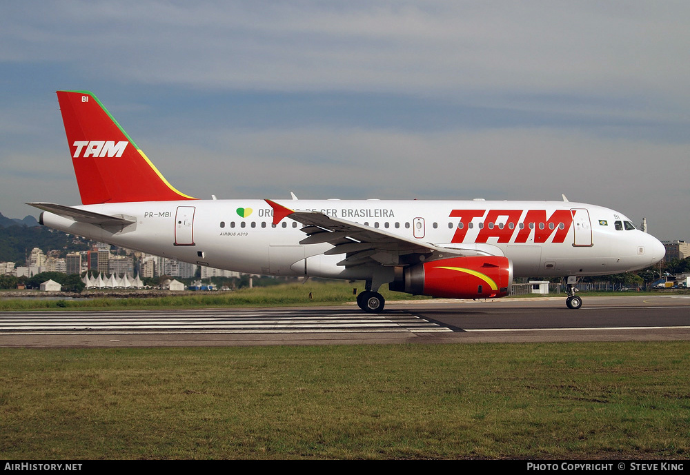 Aircraft Photo of PR-MBI | Airbus A319-132 | TAM Linhas Aéreas | AirHistory.net #583238