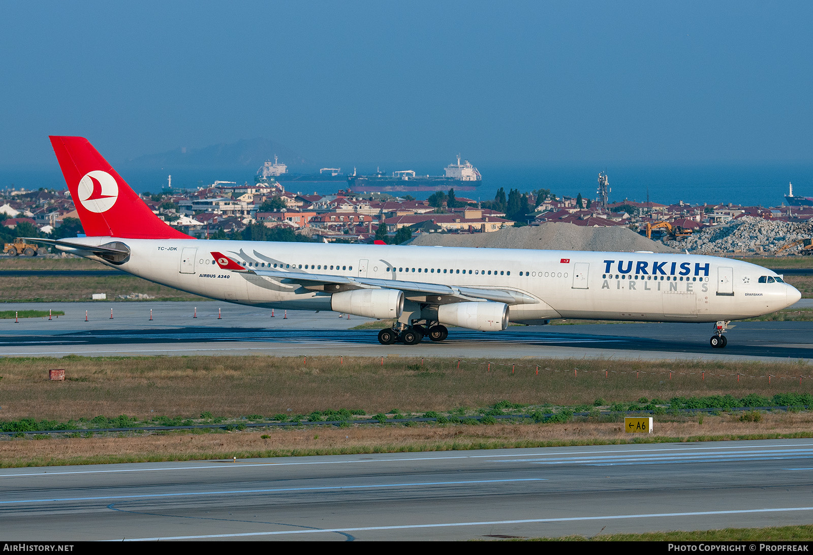 Aircraft Photo of TC-JDK | Airbus A340-311 | Turkish Airlines | AirHistory.net #583243