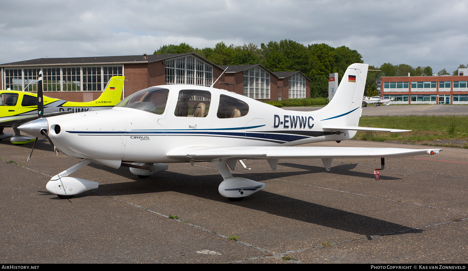 Aircraft Photo of D-EWWC | Cirrus SR-20 G1 | AirHistory.net #583265
