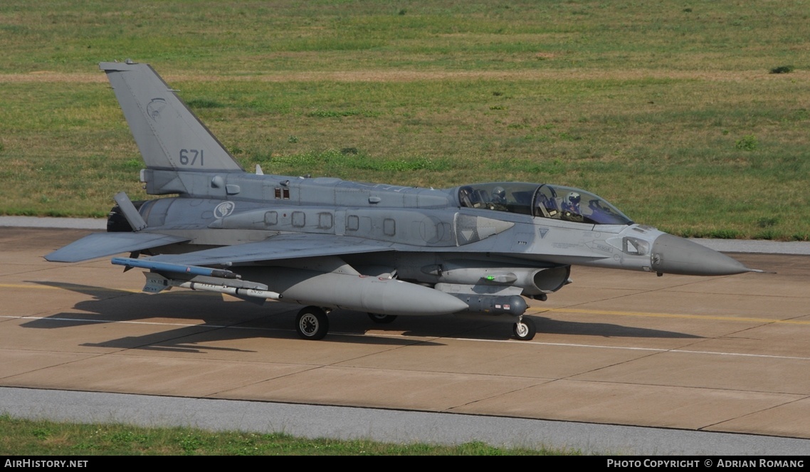 Aircraft Photo of 671 | Lockheed Martin F-16D Fighting Falcon | Singapore - Air Force | AirHistory.net #583326