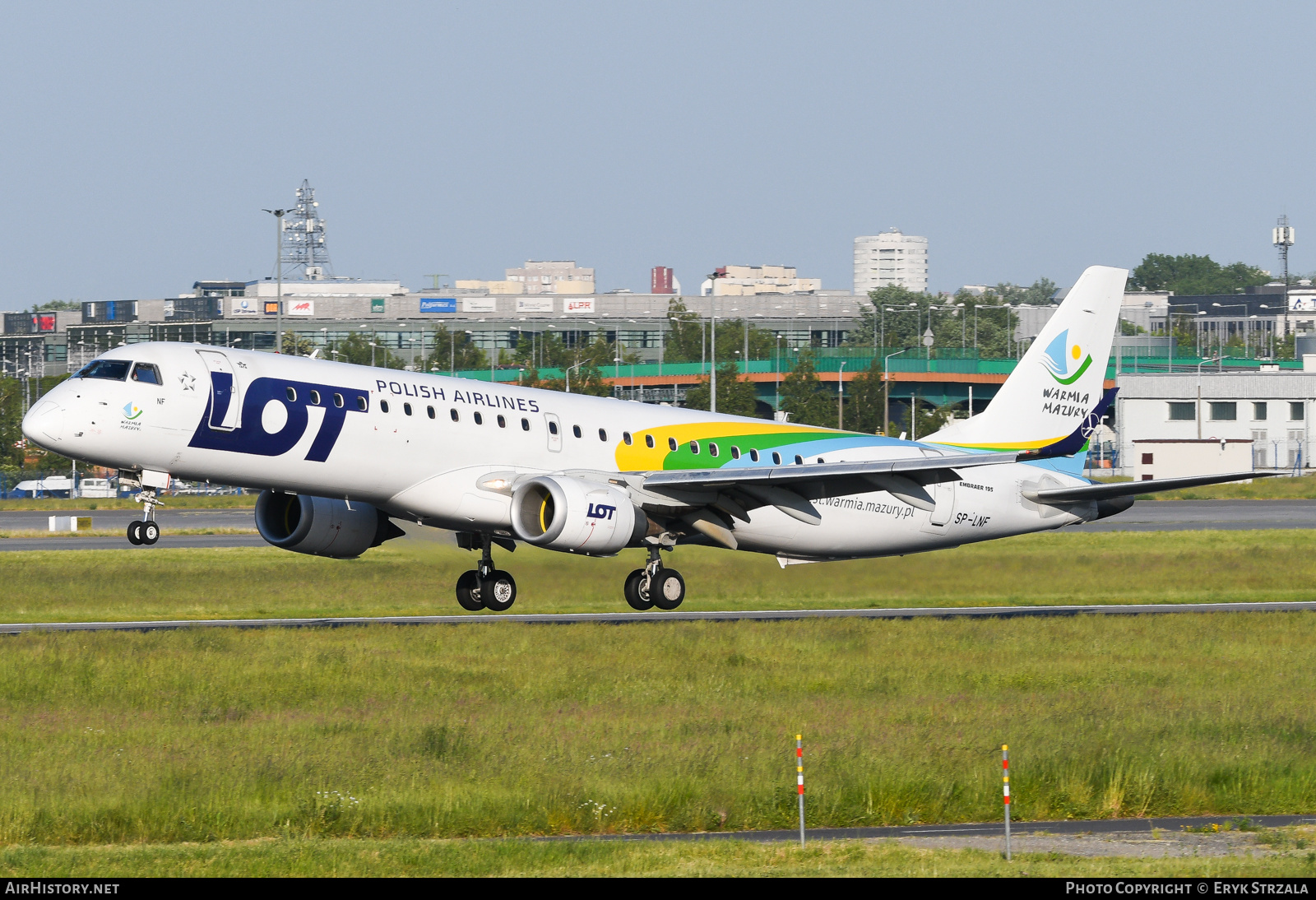Aircraft Photo of SP-LNF | Embraer 195LR (ERJ-190-200LR) | LOT Polish Airlines - Polskie Linie Lotnicze | AirHistory.net #583331