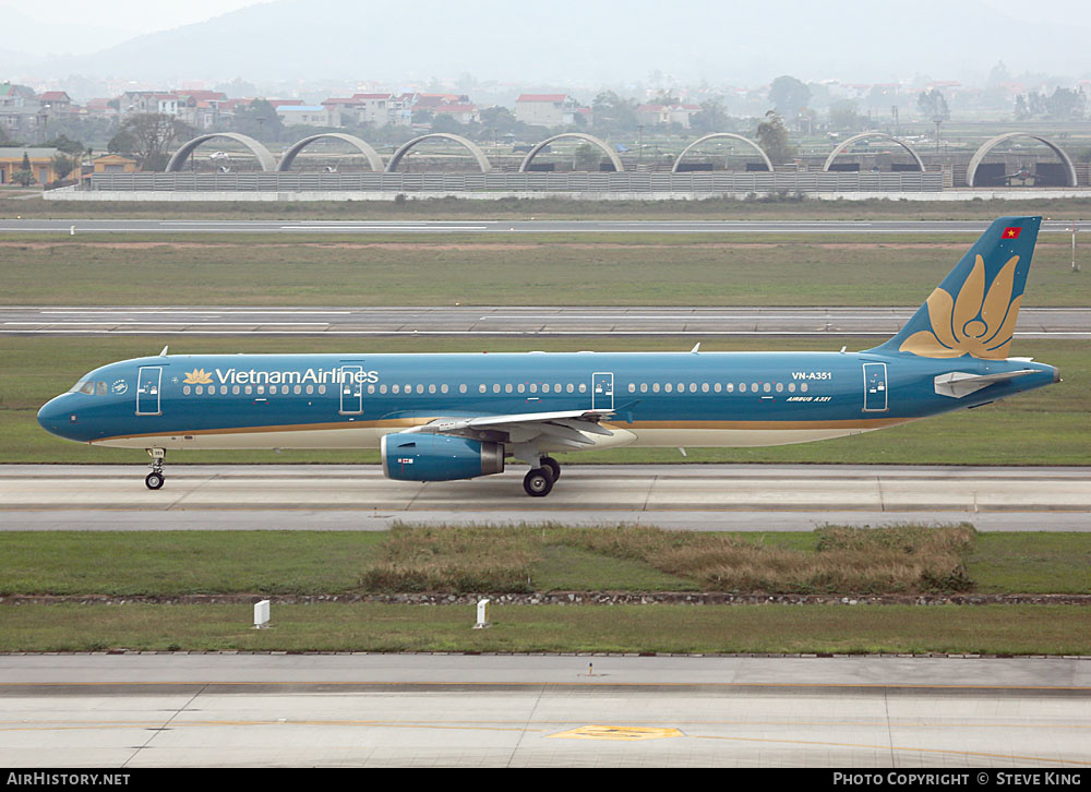 Aircraft Photo of VN-A351 | Airbus A321-231 | Vietnam Airlines | AirHistory.net #583336