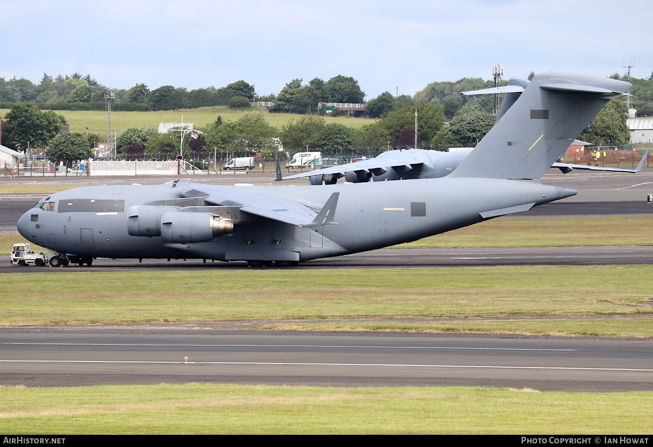 Aircraft Photo of 1227 / 27 | Boeing C-17A Globemaster III | United Arab Emirates - Air Force | AirHistory.net #583380