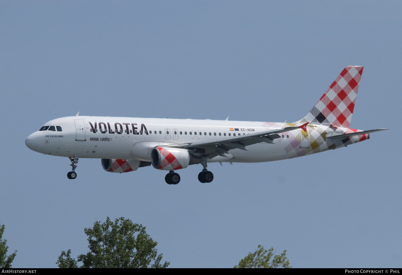 Aircraft Photo of EC-NOM | Airbus A320-214 | Volotea | AirHistory.net #583386