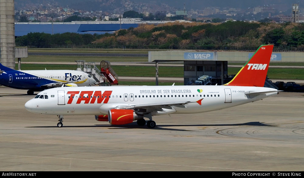 Aircraft Photo of PR-MHH | Airbus A320-214 | TAM Linhas Aéreas | AirHistory.net #583487