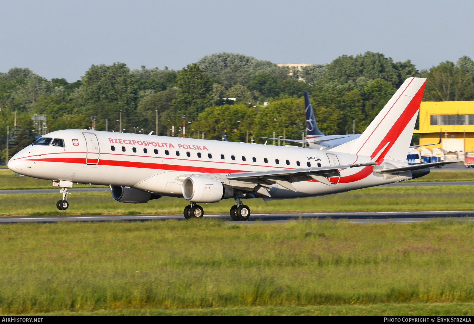 Aircraft Photo of SP-LIH | Embraer 175LR (ERJ-170-200LR) | Republic of Poland - Rzeczpospolita Polska | AirHistory.net #583560