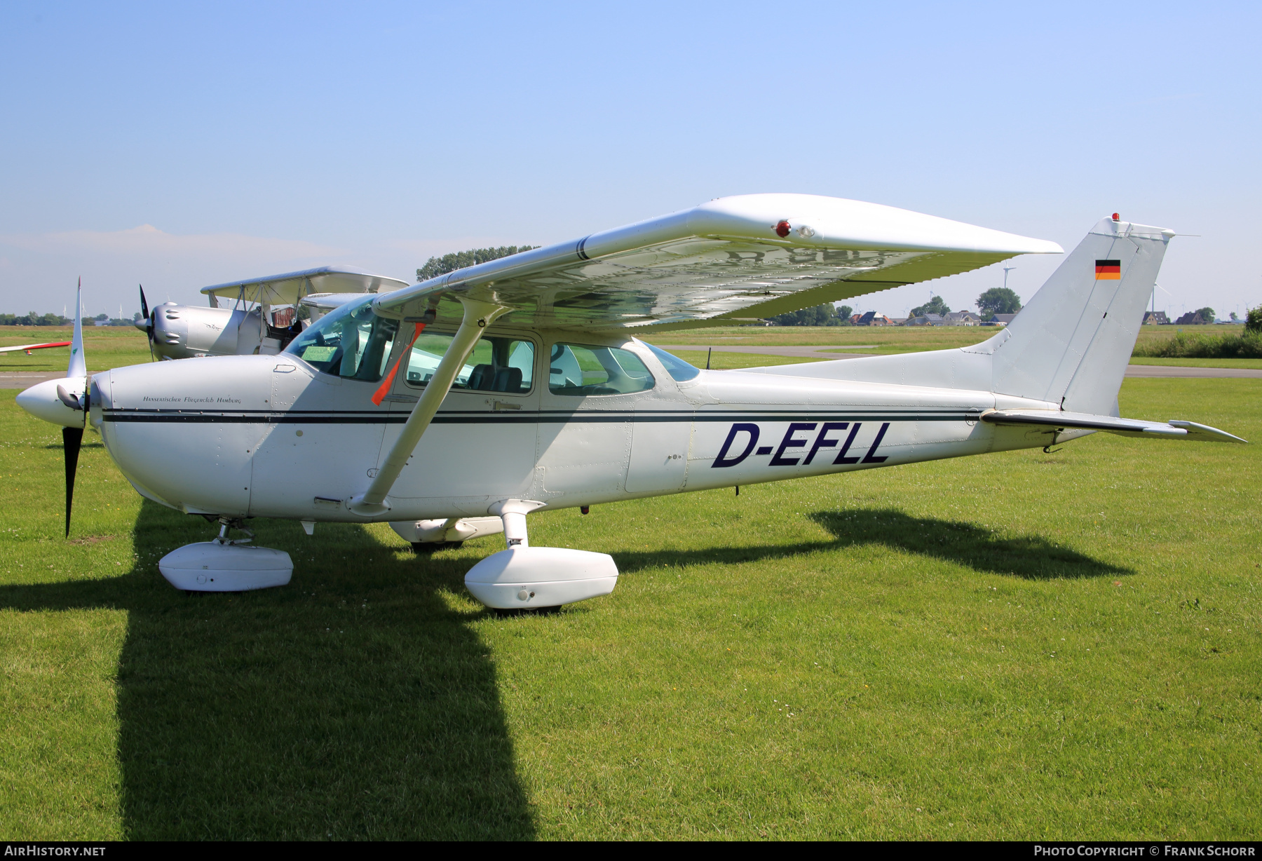 Aircraft Photo of D-EFLL | Cessna 172P Skyhawk | Hanseatischer Fliegerclub Hamburg | AirHistory.net #583658