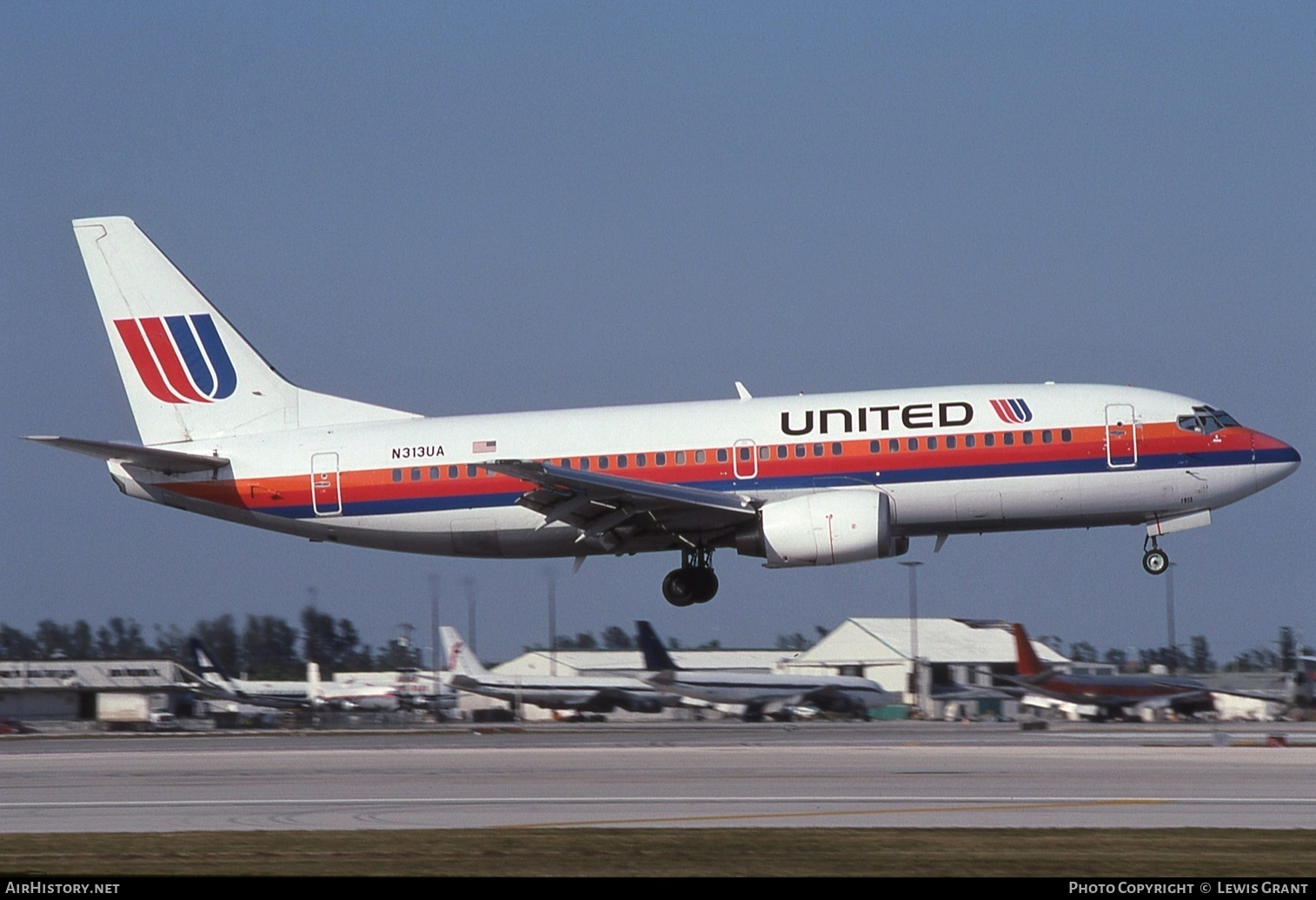 Aircraft Photo of N313UA | Boeing 737-322 | United Airlines | AirHistory.net #583747
