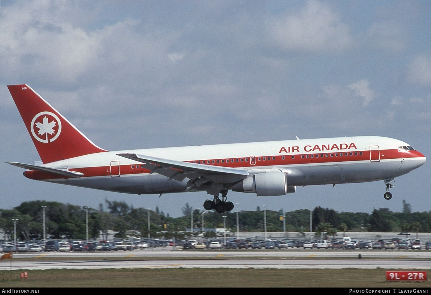 Aircraft Photo of C-GAUW | Boeing 767-233 | Air Canada | AirHistory.net #583791