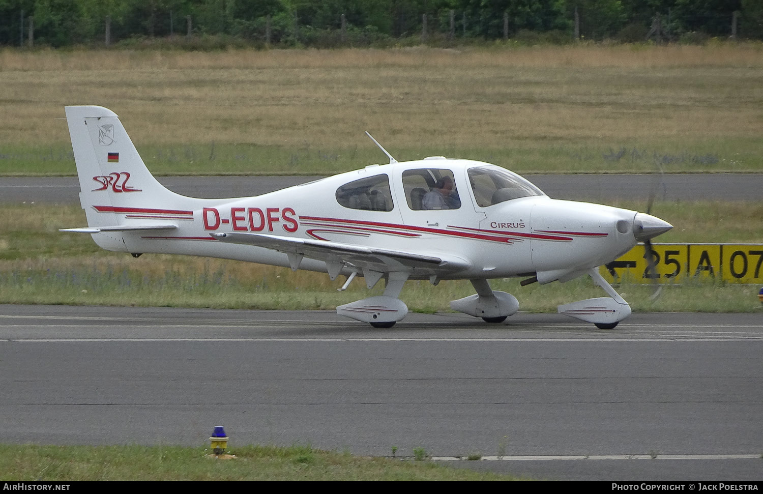 Aircraft Photo of D-EDFS | Cirrus SR-22 G1 | AirHistory.net #583847
