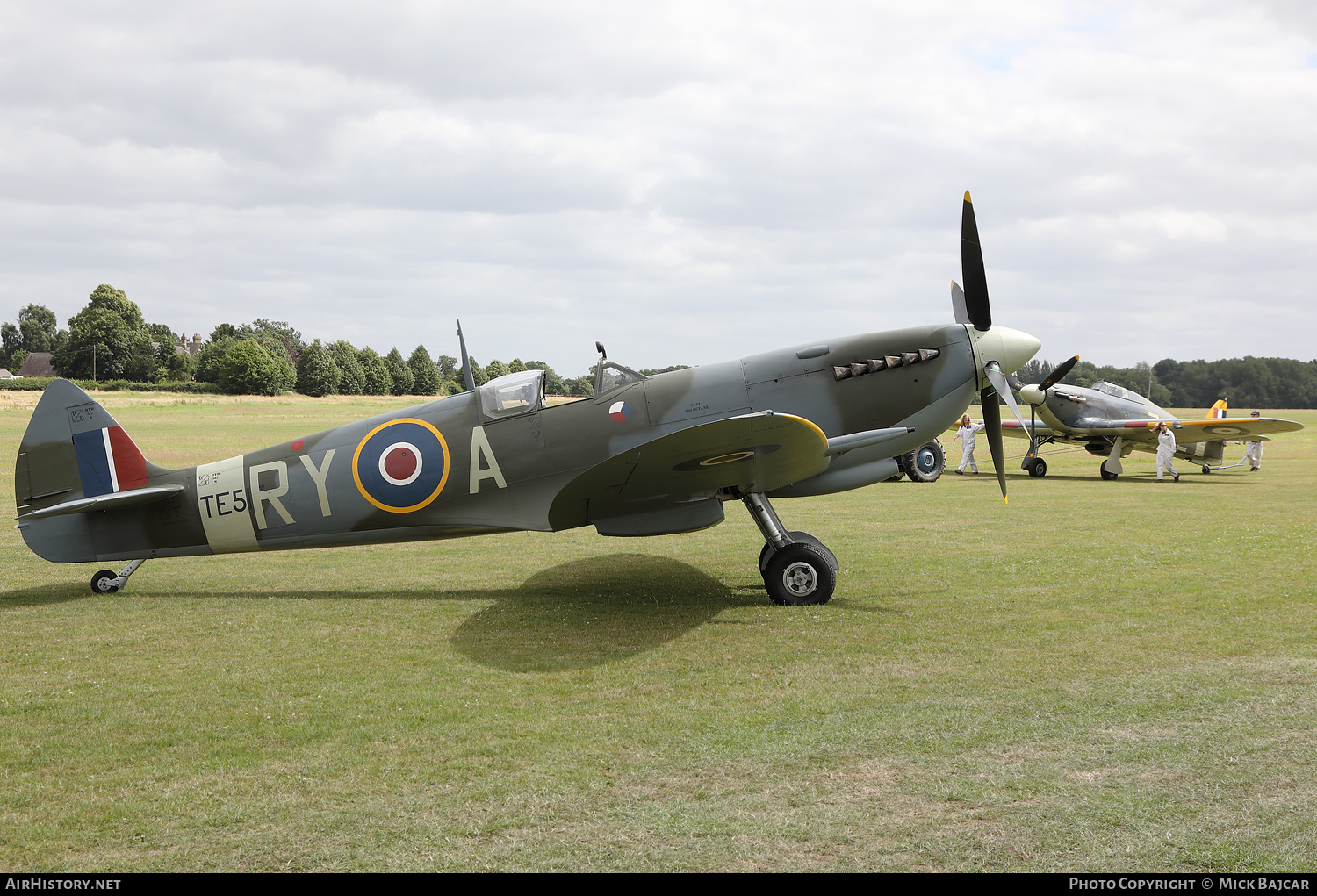 Aircraft Photo of G-RYIX / TE517 | Supermarine 361 Spitfire LF9E | UK - Air Force | AirHistory.net #584068