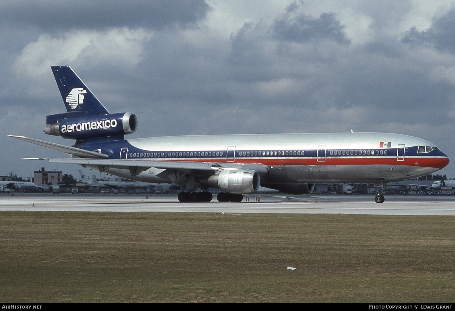 Aircraft Photo of N8228P | McDonnell Douglas DC-10-30 | AeroMéxico | AirHistory.net #584105