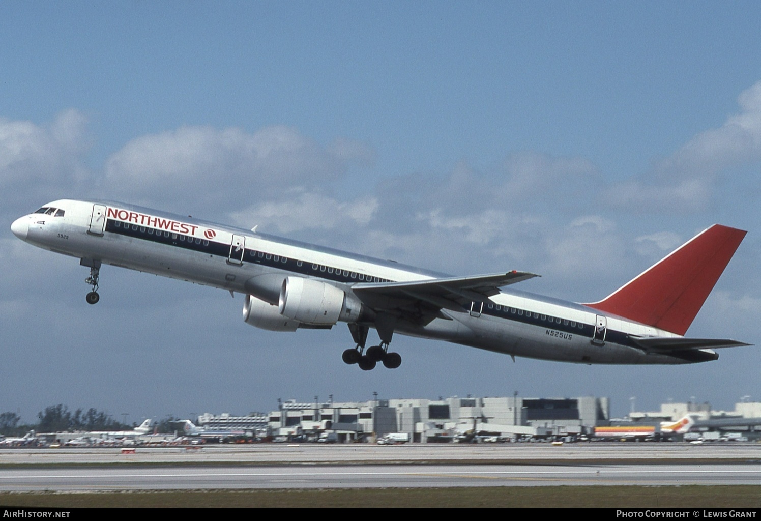 Aircraft Photo of N525US | Boeing 757-251 | Northwest Airlines | AirHistory.net #584209