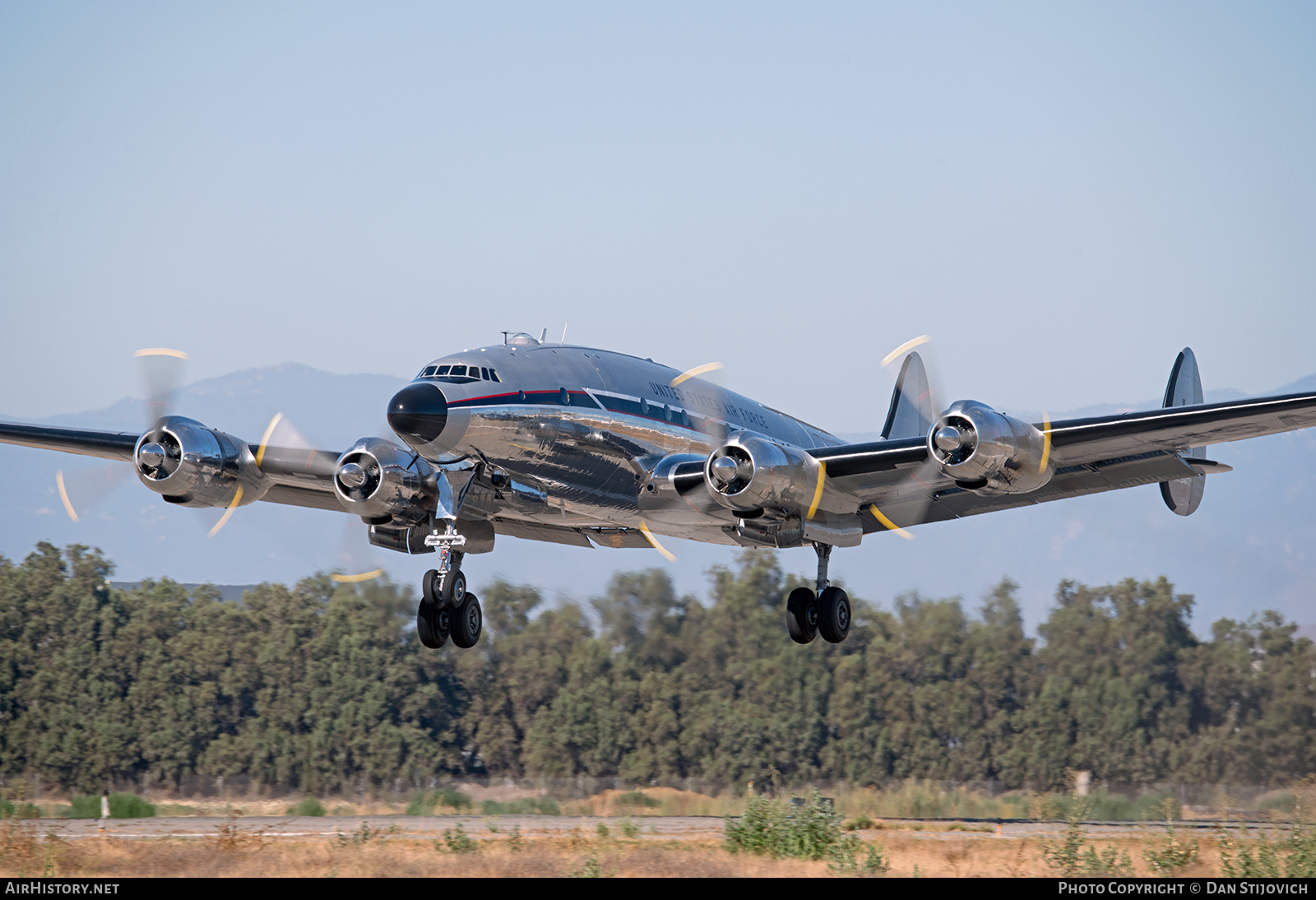 Aircraft Photo of N422NA / 8613 | Lockheed VC-121A Constellation | USA - Air Force | AirHistory.net #584472