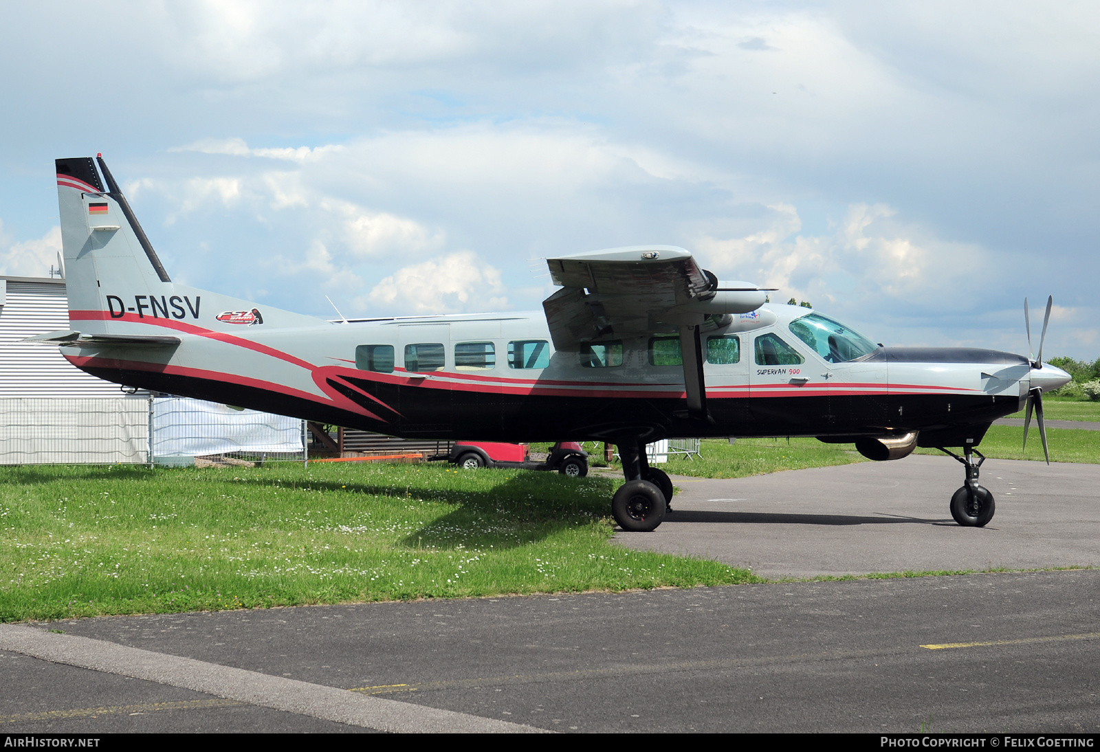 Aircraft Photo of D-FNSV | Cessna 208B Texas Turbine Supervan 900 | Fallschirmsportzentrum Saar | AirHistory.net #584496