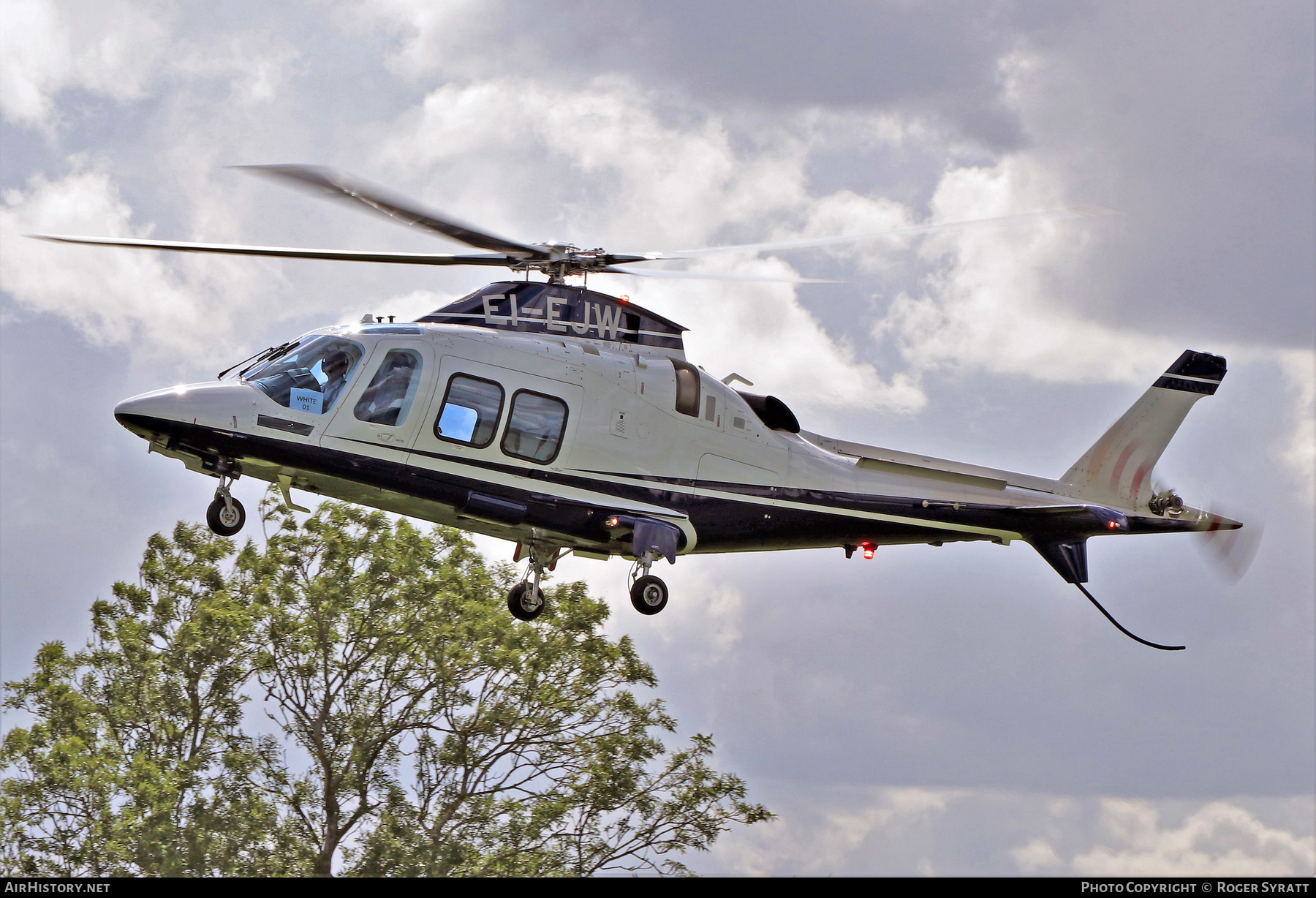 Aircraft Photo of EI-EJW | Leonardo AW-109SP | AirHistory.net #584738