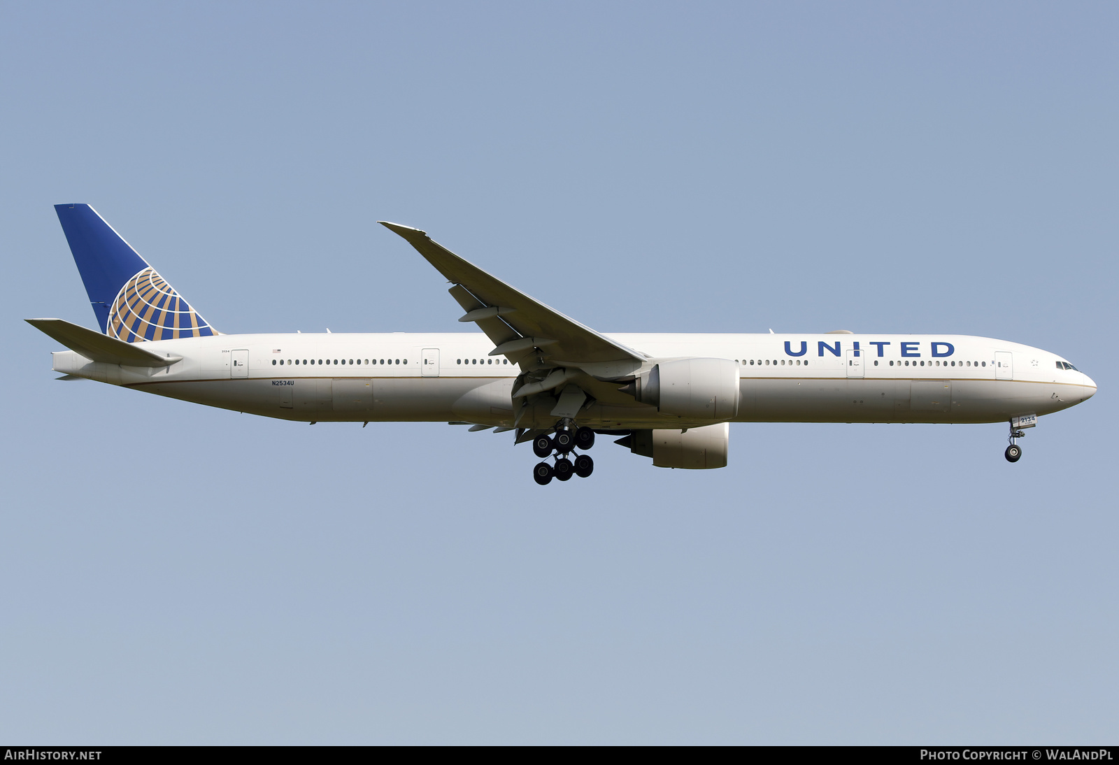 Aircraft Photo of N2534U | Boeing 777-300/ER | United Airlines | AirHistory.net #584823