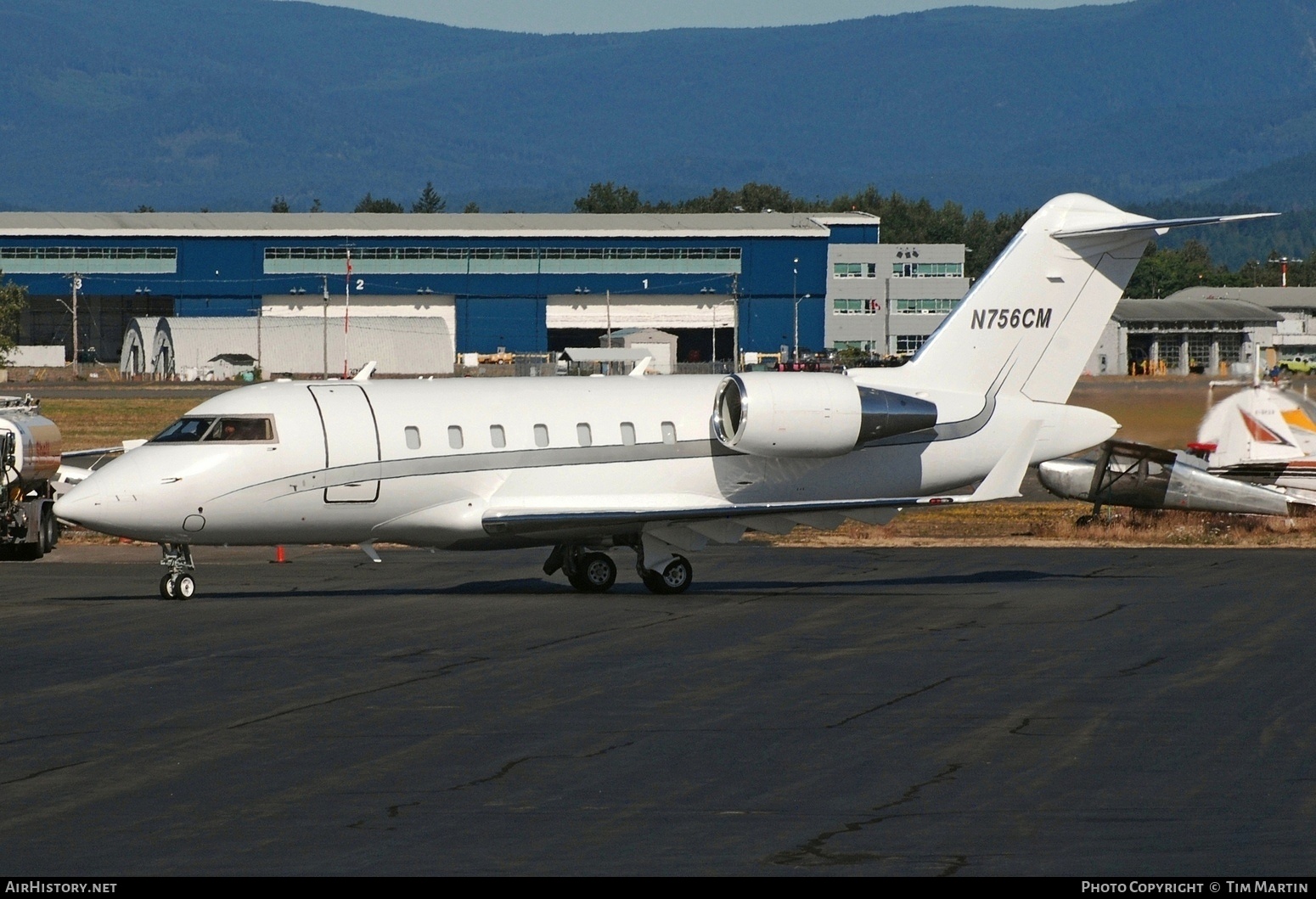 Aircraft Photo of N756CM | Bombardier Challenger 605 (CL-600-2B16) | AirHistory.net #585019