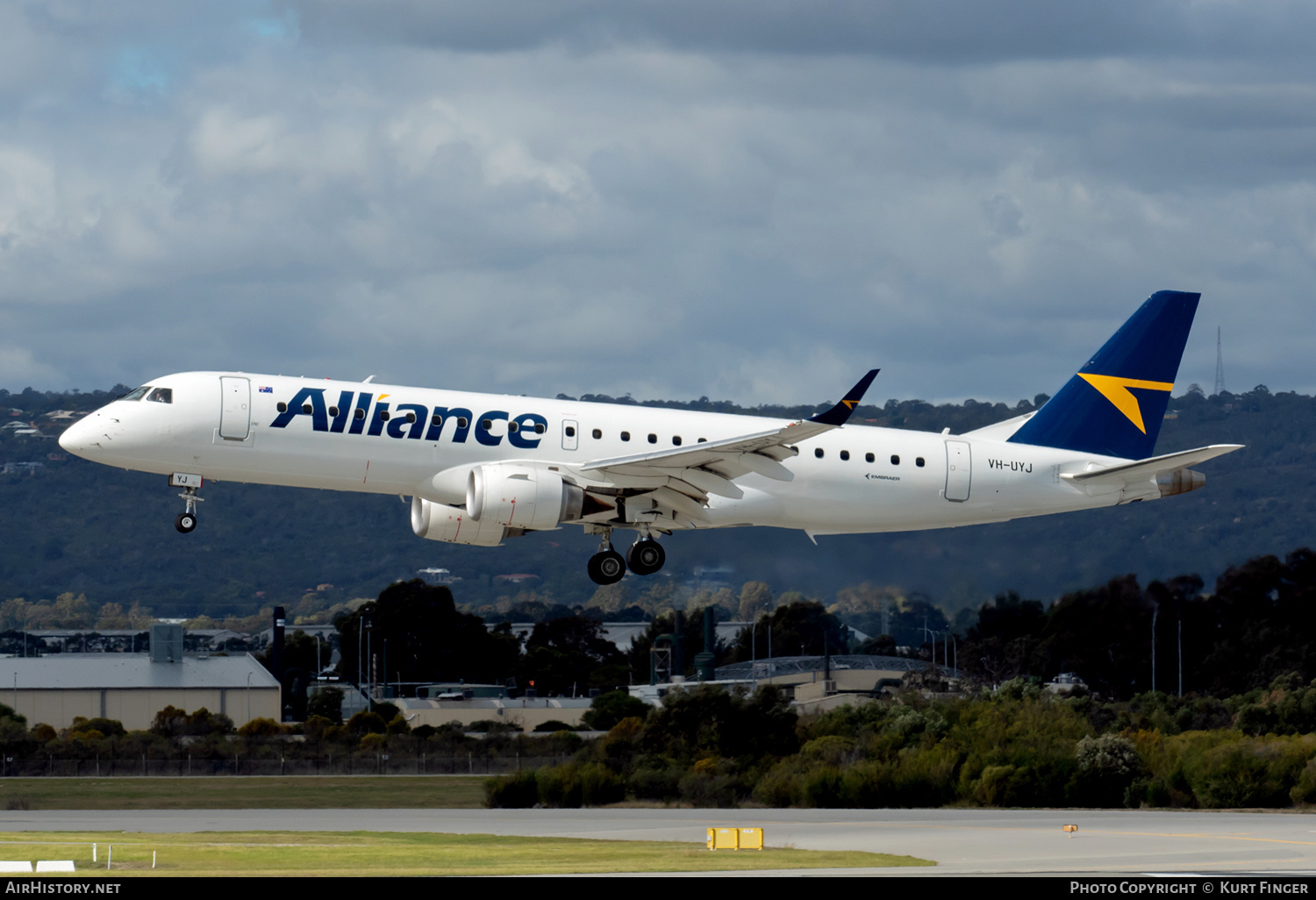 Aircraft Photo of VH-UYJ | Embraer 190AR (ERJ-190-100IGW) | Alliance Airlines | AirHistory.net #585064