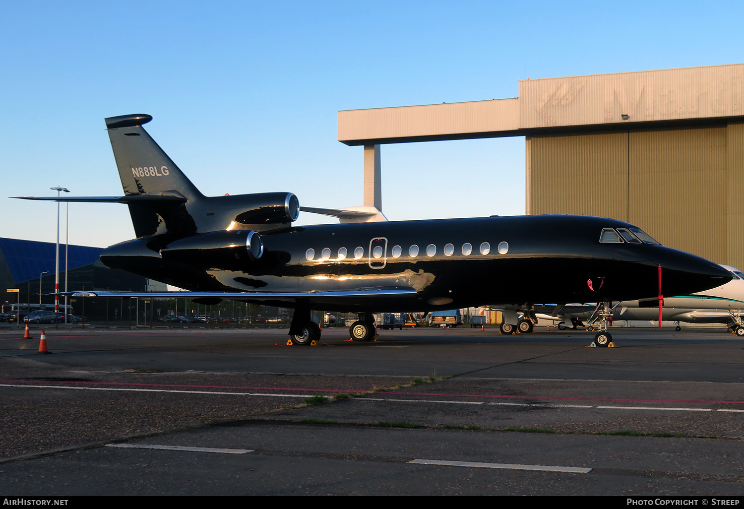 Aircraft Photo of N888LG | Dassault Falcon 900C | AirHistory.net #585078