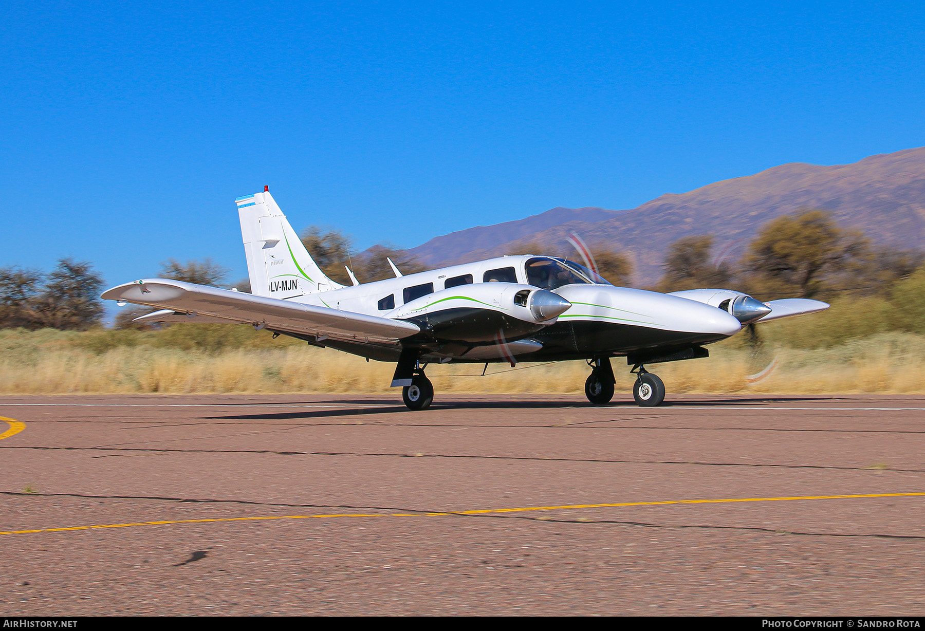 Aircraft Photo of LV-MJN | Chincul PA-A-34-200T Seneca II | Phaway | AirHistory.net #585293