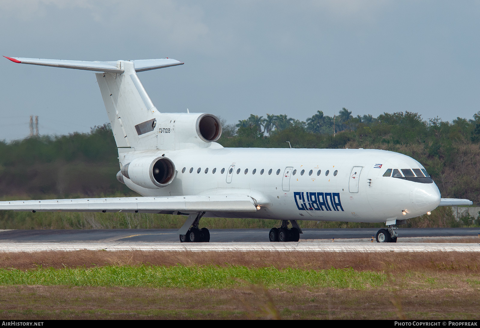 Aircraft Photo of CU-T1255 | Yakovlev Yak-42D | Cubana | AirHistory.net #585418