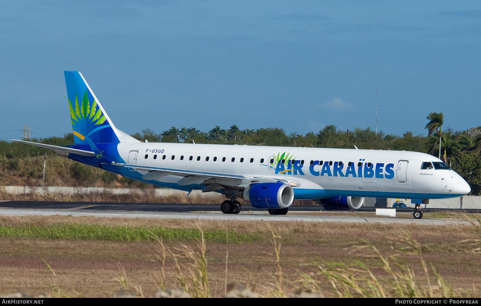 Aircraft Photo of F-OSUD | Embraer 190LR (ERJ-190-100LR) | Air Caraïbes | AirHistory.net #585433