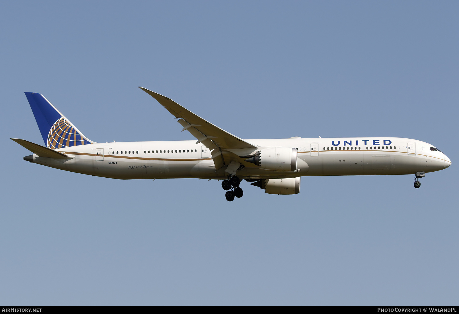 Aircraft Photo of N16009 | Boeing 787-10 Dreamliner | United Airlines | AirHistory.net #585439