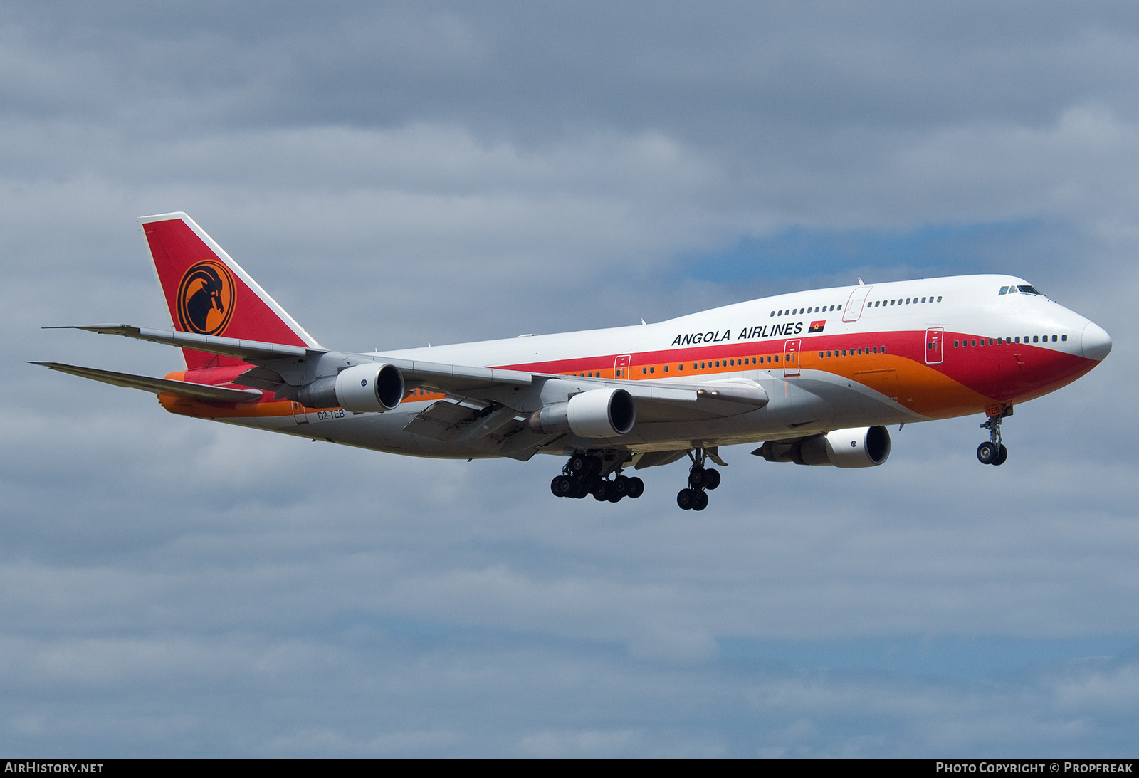 Aircraft Photo of D2-TEB | Boeing 747-357M | TAAG Angola Airlines - Linhas Aéreas de Angola | AirHistory.net #585554