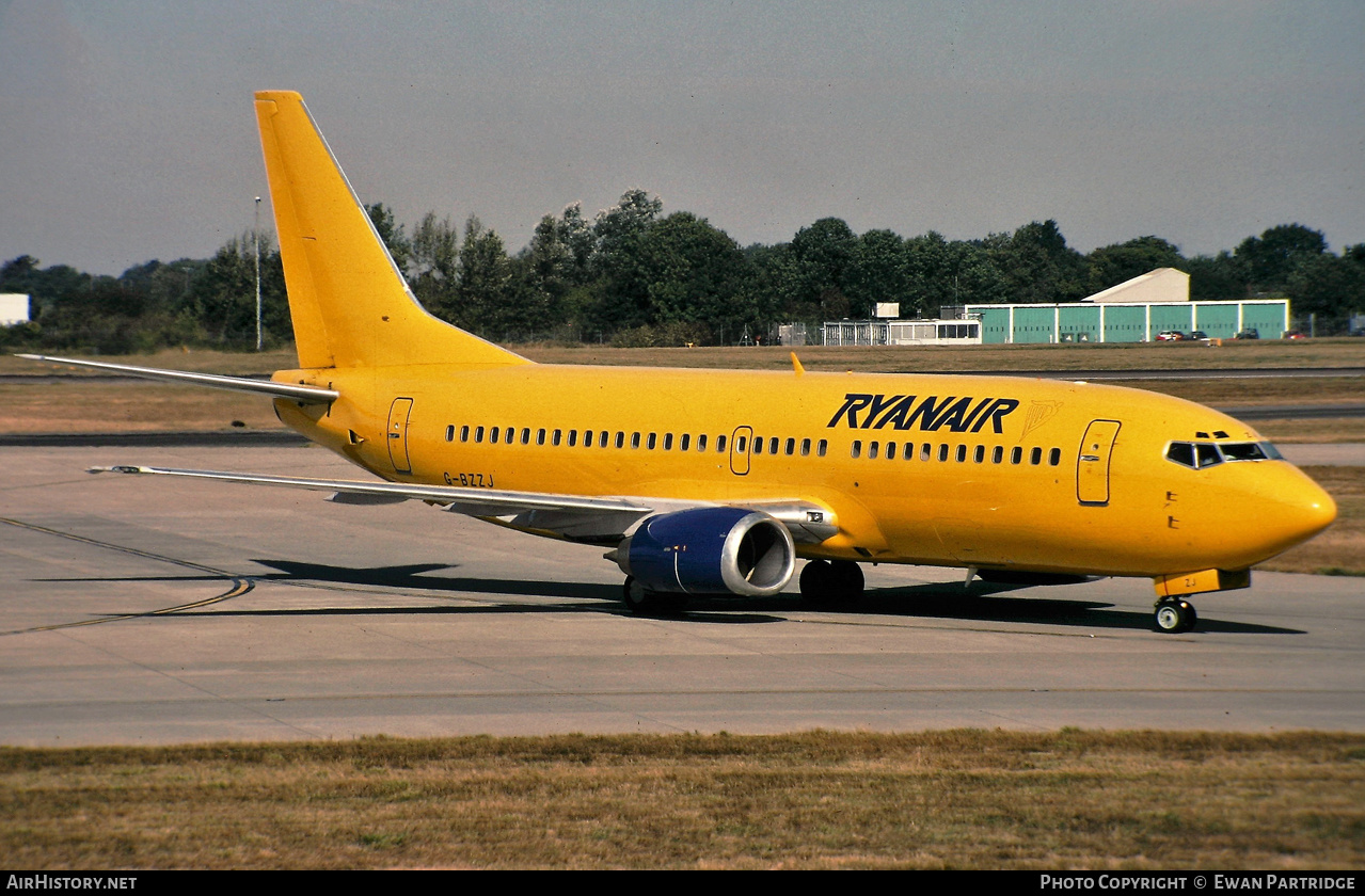 Aircraft Photo of G-BZZJ | Boeing 737-3Q8 | Ryanair | AirHistory.net #585612