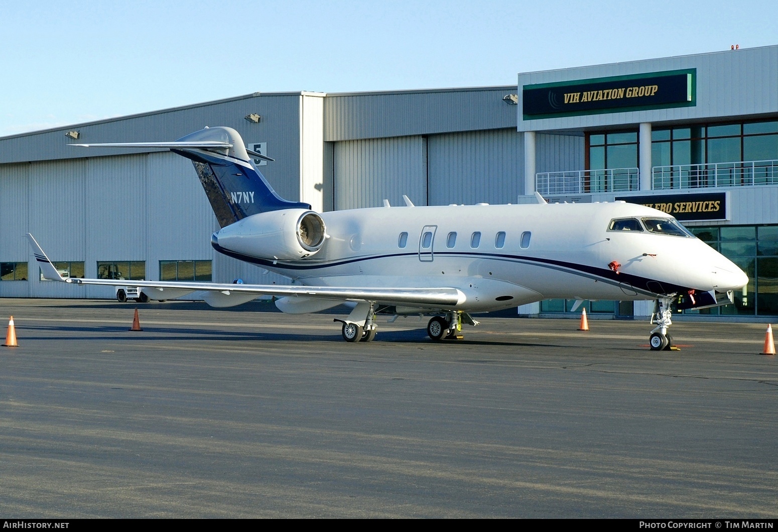 Aircraft Photo of N7NY | Bombardier Challenger 300 (BD-100-1A10) | AirHistory.net #585745