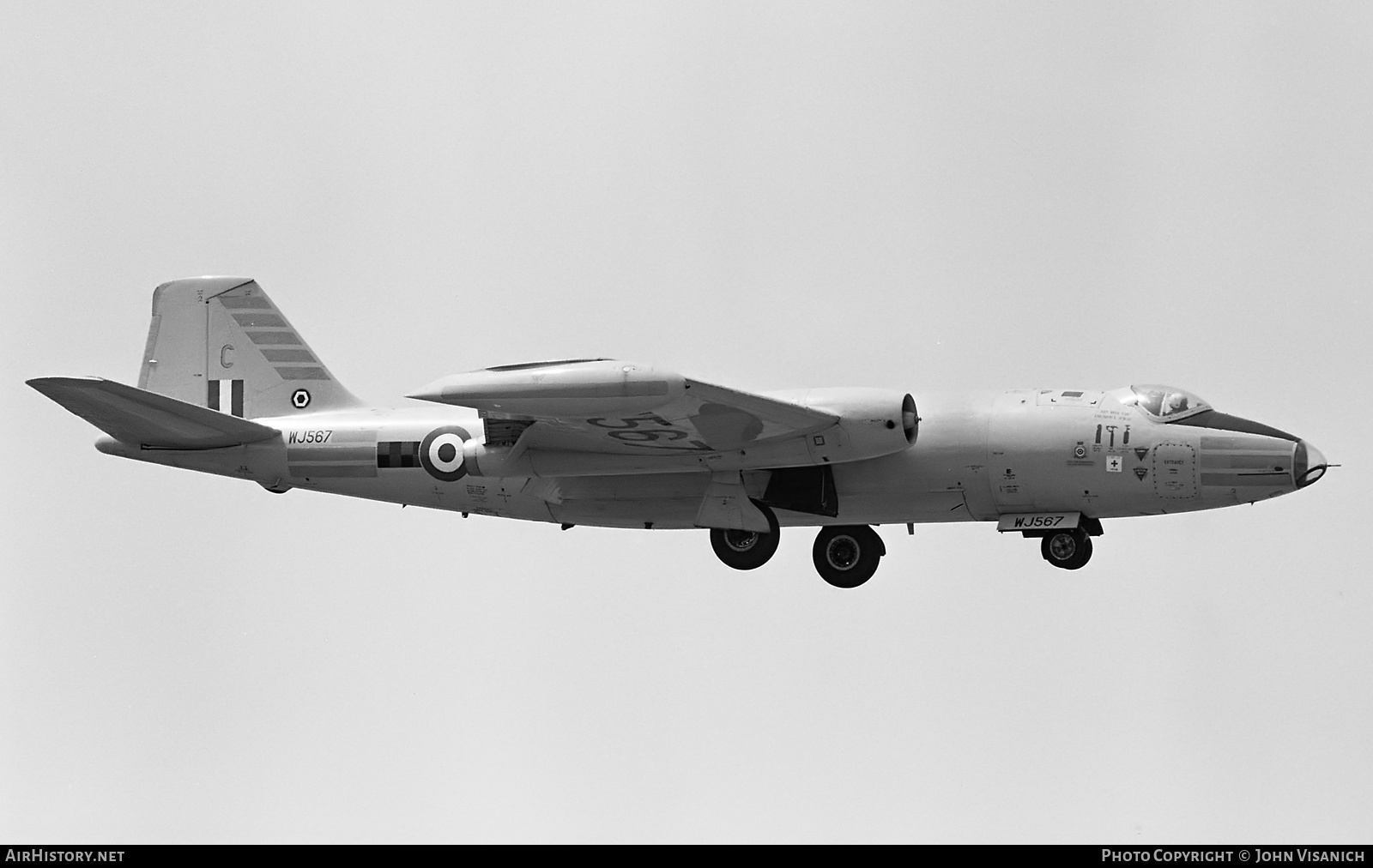Aircraft Photo of WJ567 | English Electric Canberra B2 | UK - Air Force | AirHistory.net #585776