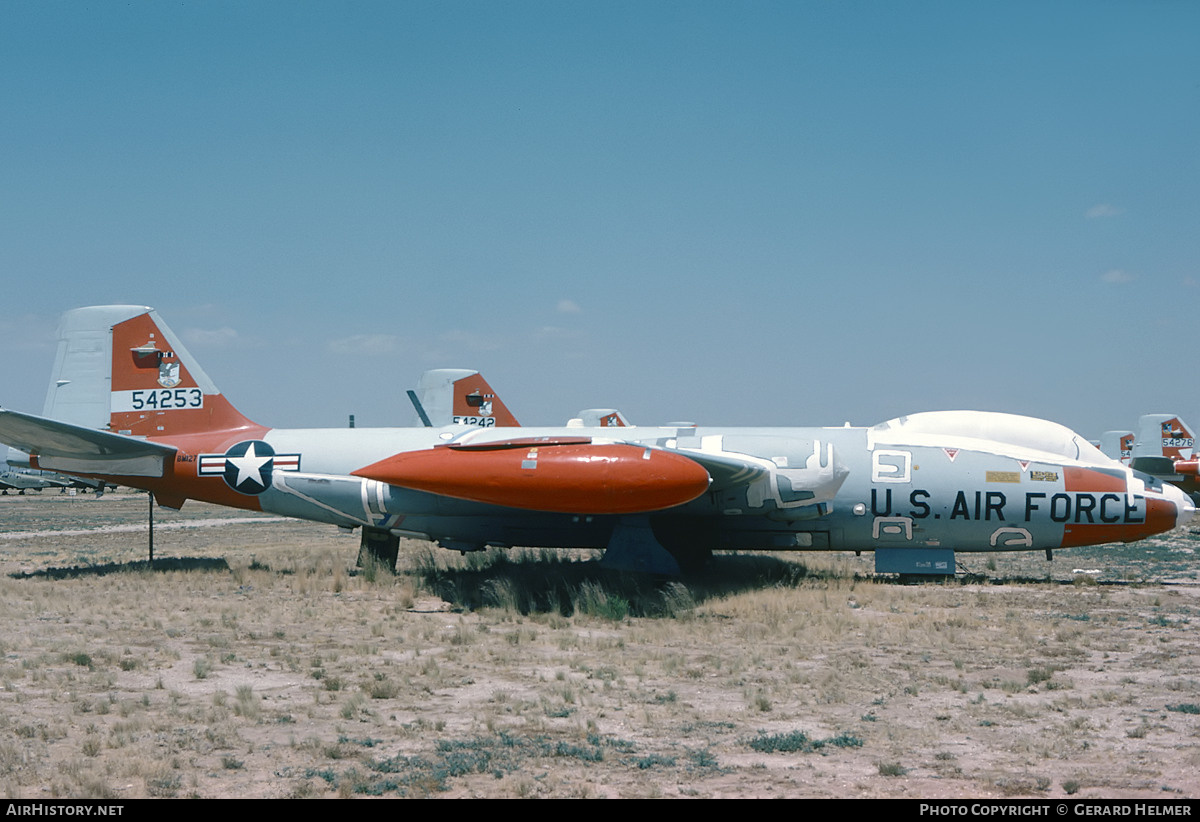 Aircraft Photo of 55-4253 / 54253 | Martin EB-57E Canberra | USA - Air Force | AirHistory.net #585887