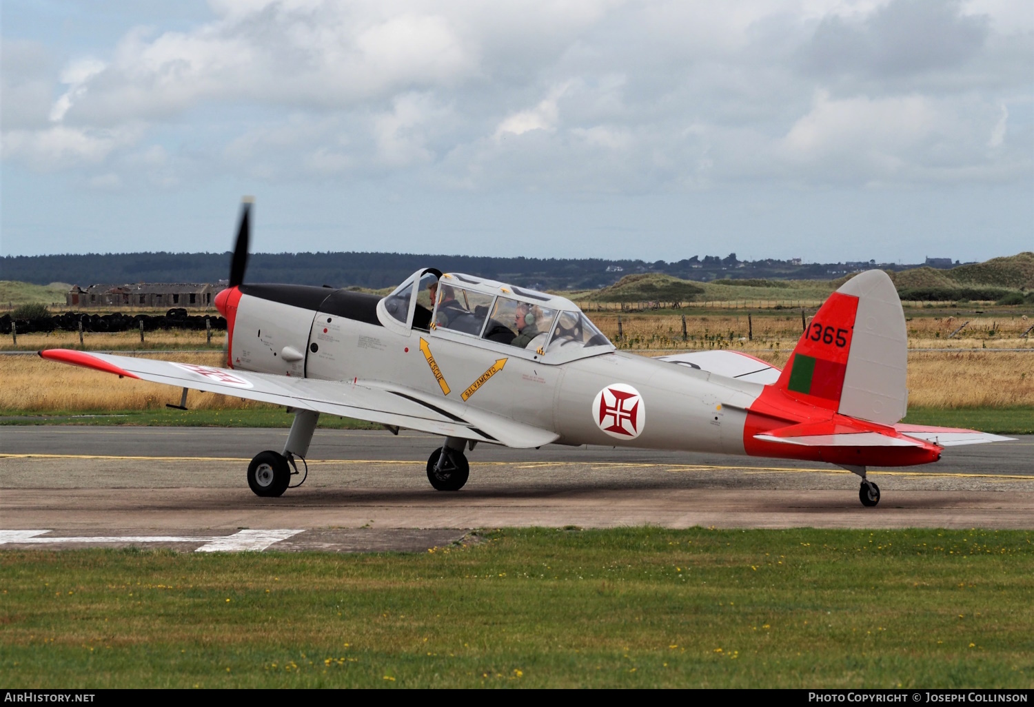 Aircraft Photo of G-DHPM / 1365 | De Havilland Canada DHC-1 Chipmunk T20 | Portugal - Air Force | AirHistory.net #585991