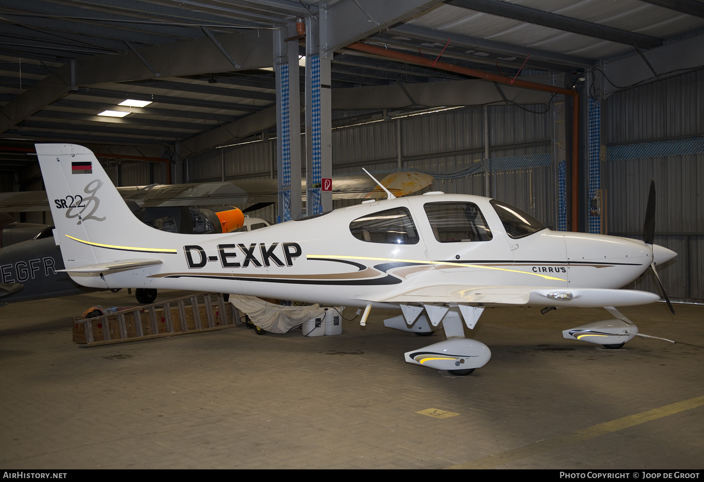 Aircraft Photo of D-EXKP | Cirrus SR-22 G2 | AirHistory.net #586027