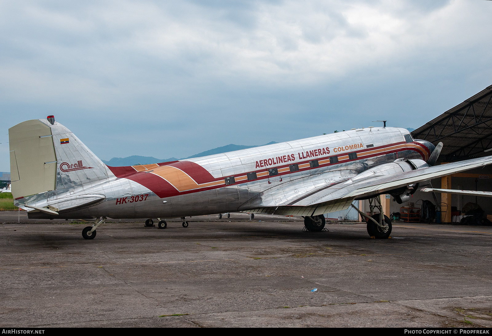 Aircraft Photo of HK-3037 | Douglas C-47A Skytrain | Aerolíneas Llaneras - ARALL | AirHistory.net #586111