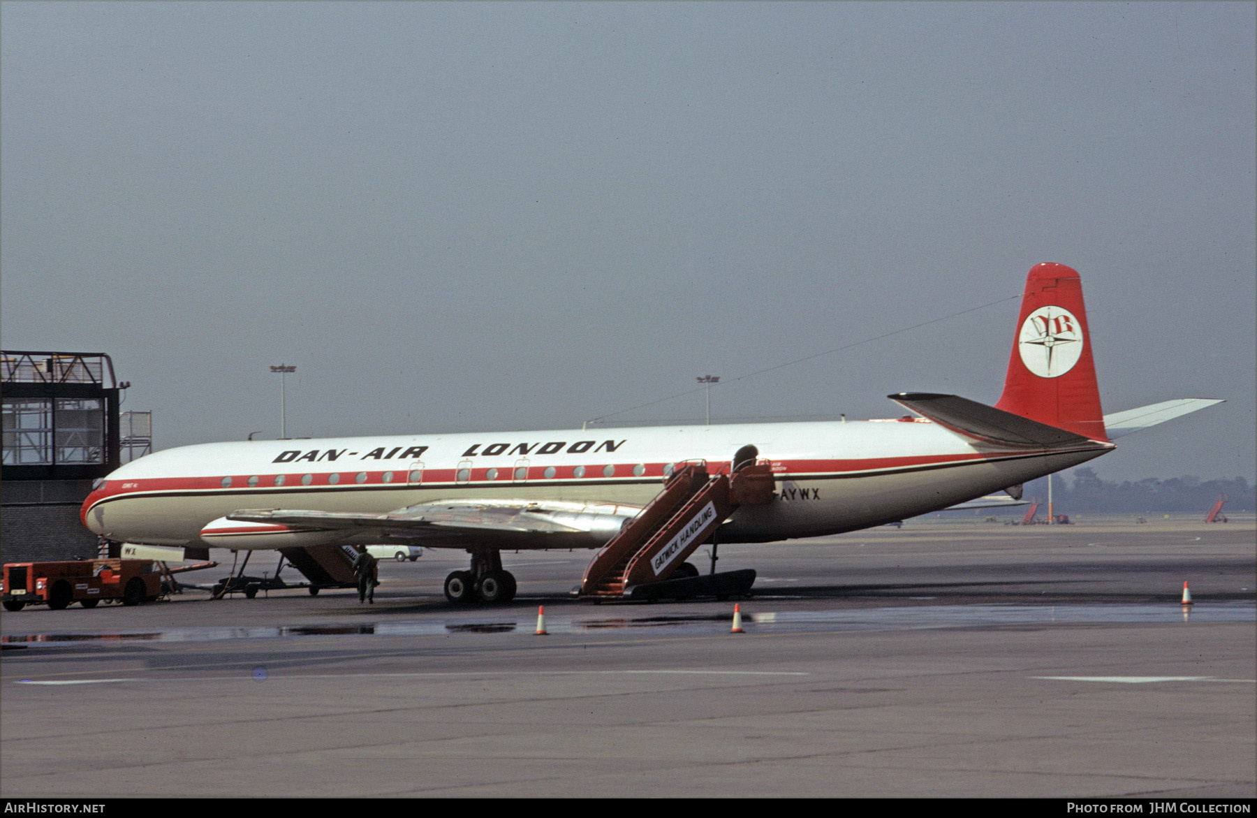 Aircraft Photo of G-AYWX | De Havilland D.H. 106 Comet 4C | Dan-Air London | AirHistory.net #586287