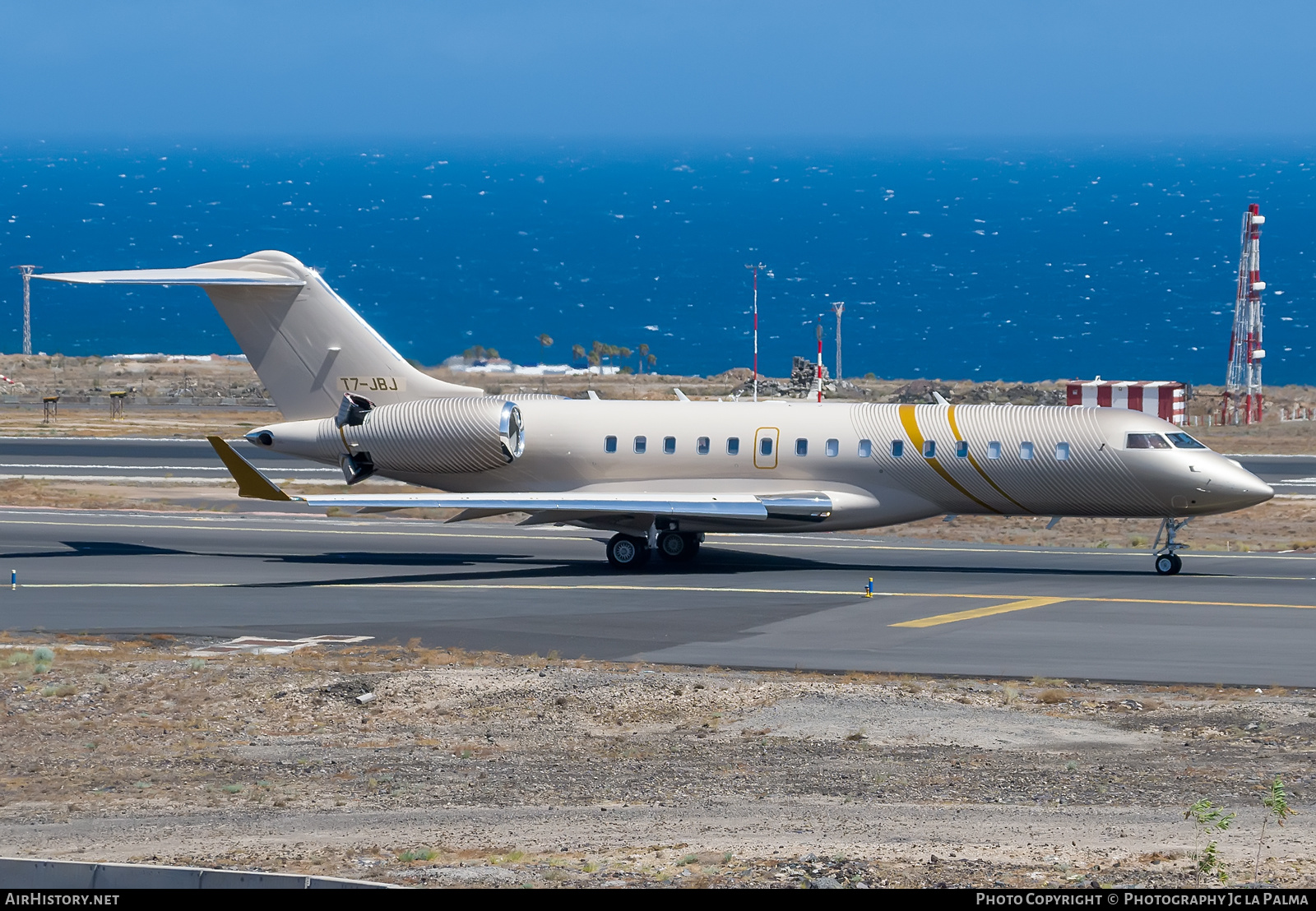 Aircraft Photo of T7-JBJ | Bombardier Global 6000 (BD-700-1A10) | AirHistory.net #586341