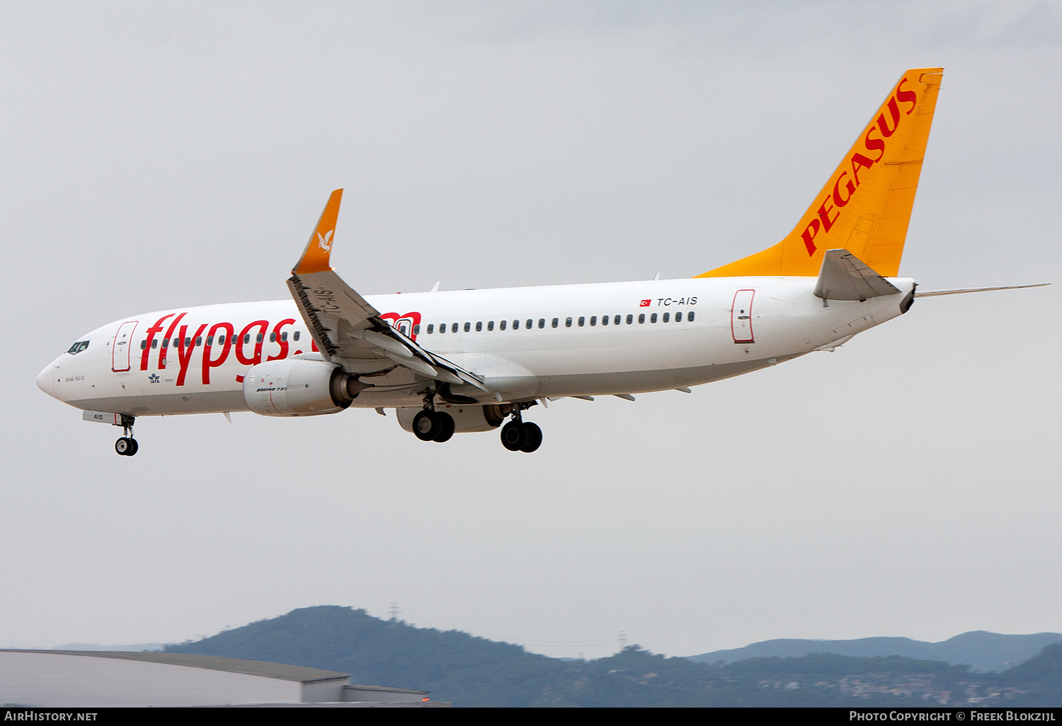 Aircraft Photo of TC-AIS | Boeing 737-82R | Pegasus Airlines | AirHistory.net #586417